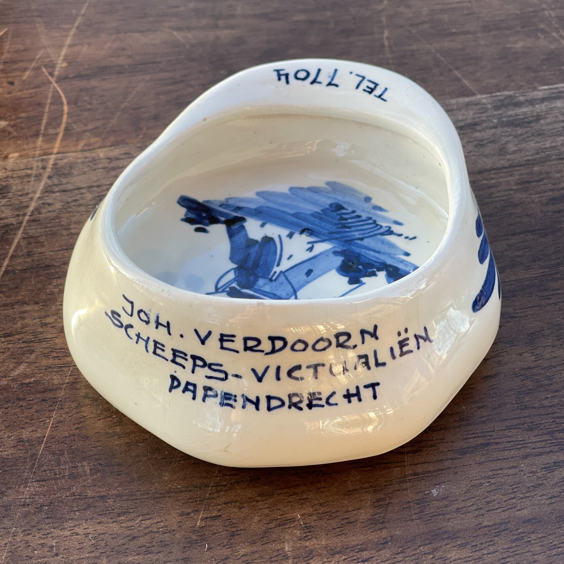 Delfts Blauw asbakje in de vorm van een pet - The Collectionist