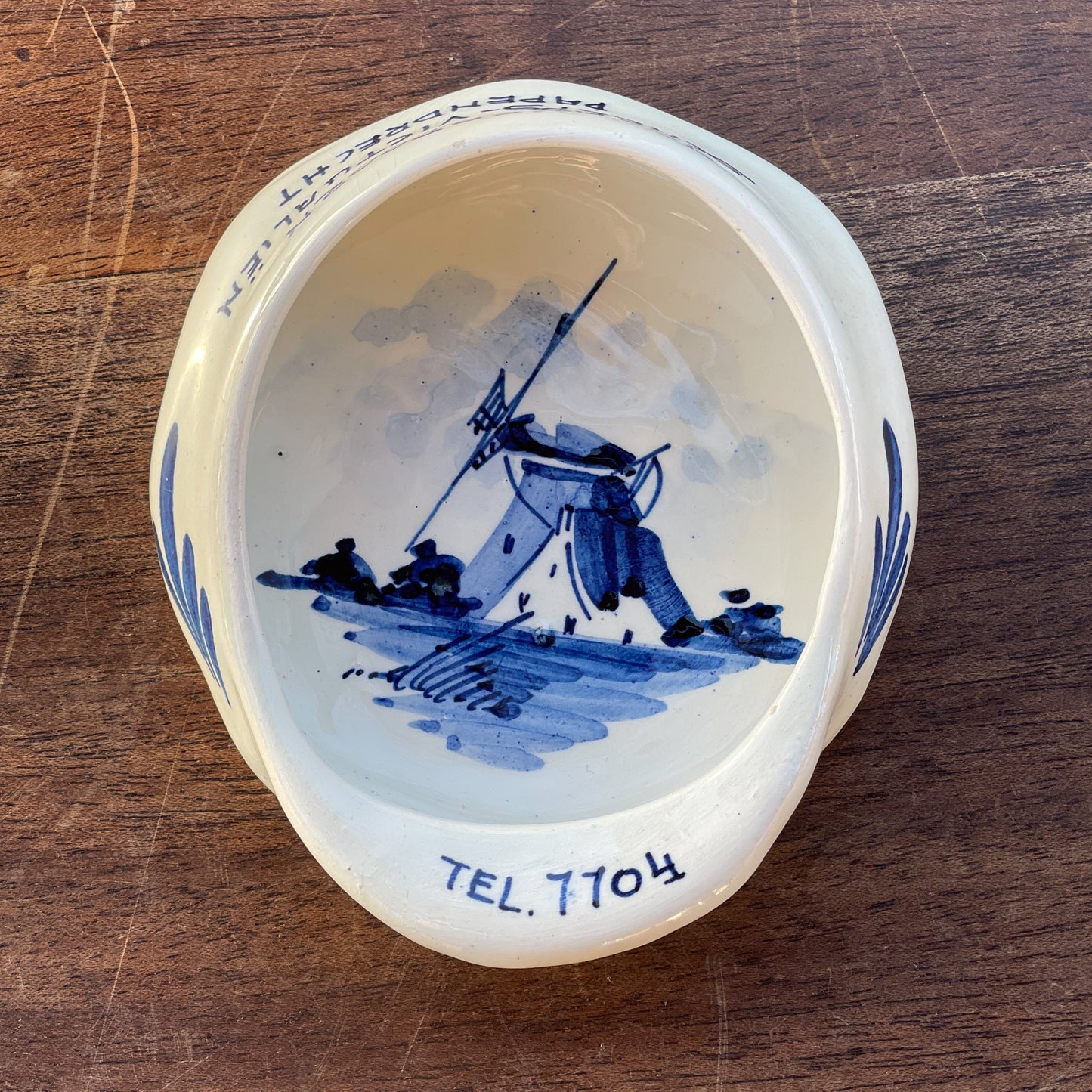 Delfts Blauw asbakje in de vorm van een pet - The Collectionist