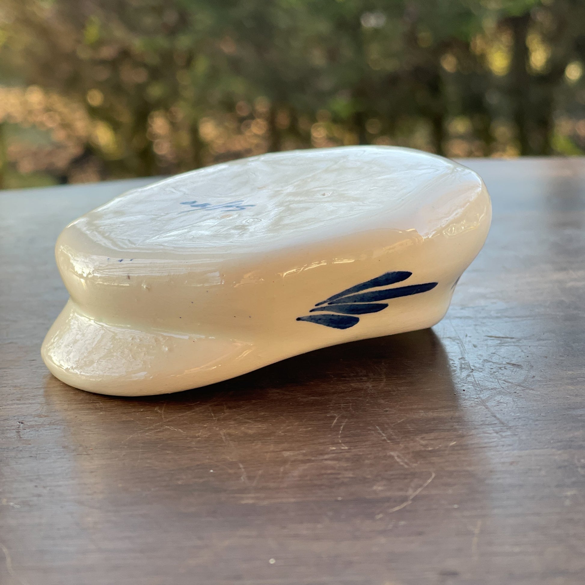 Delfts Blauw asbakje in de vorm van een pet - The Collectionist