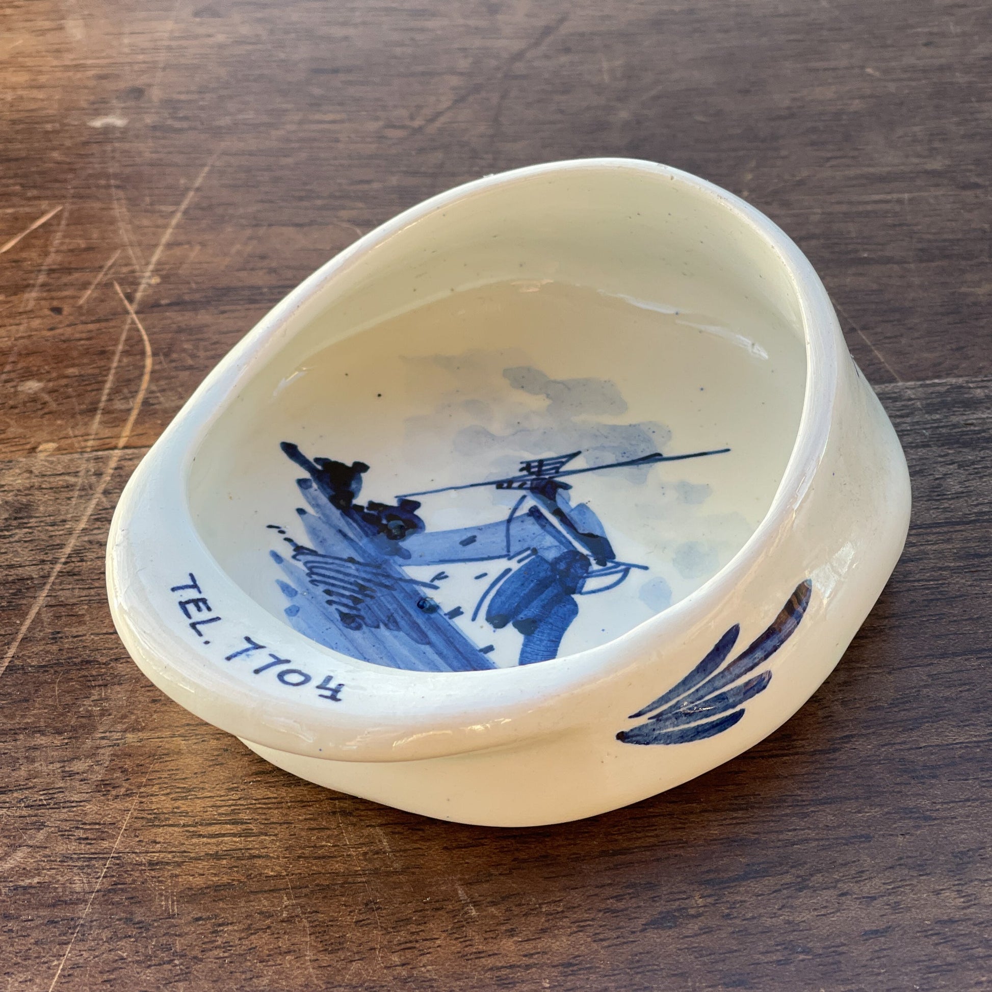 Delfts Blauw asbakje in de vorm van een pet - The Collectionist