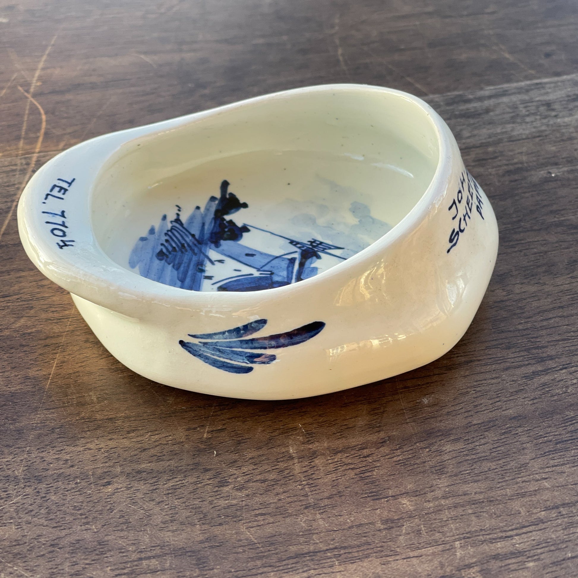 Delfts Blauw asbakje in de vorm van een pet - The Collectionist