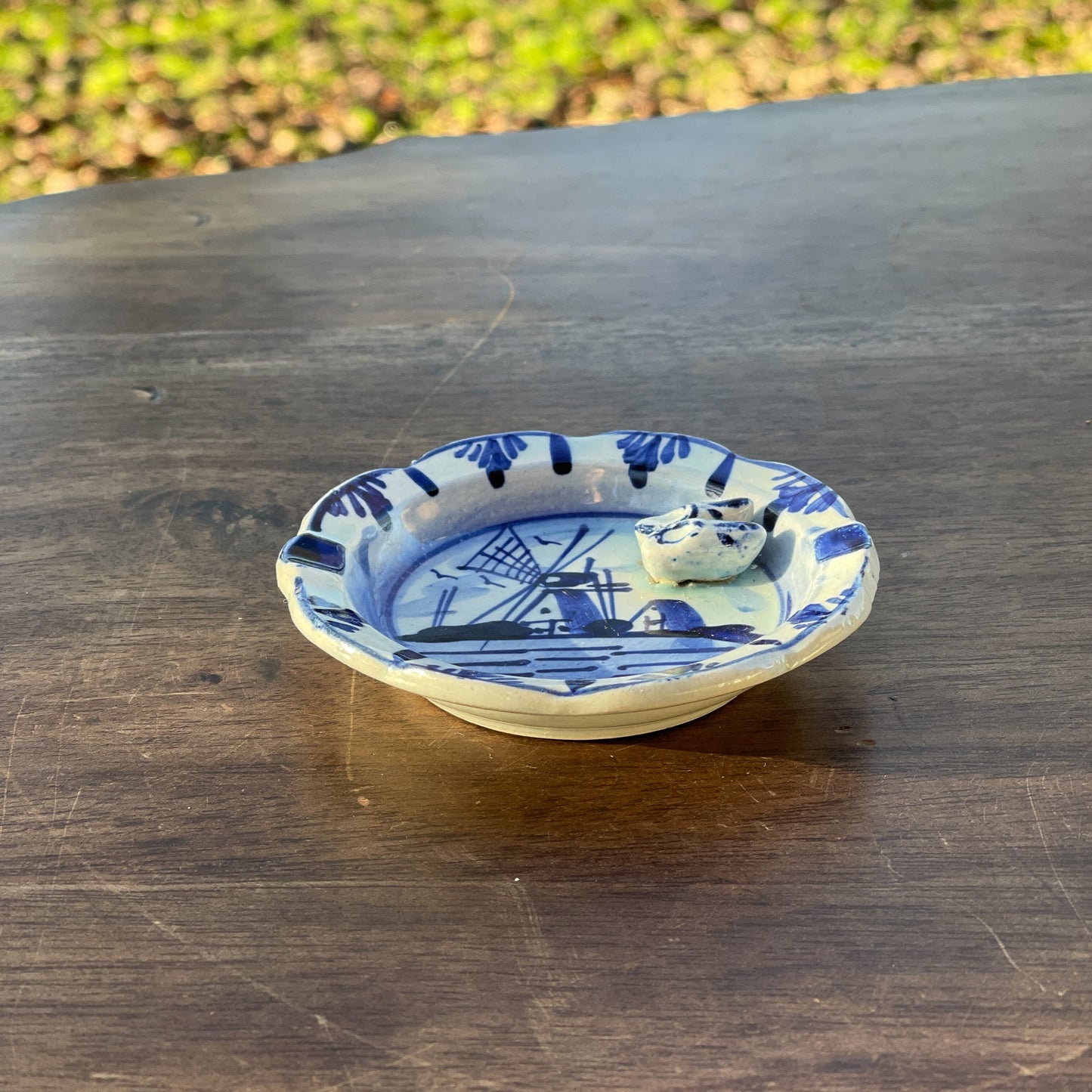 Delfts Blauw asbakje met klompjes - The Collectionist