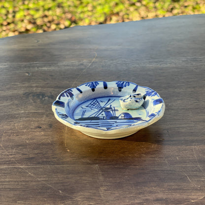 Delfts Blauw asbakje met klompjes - The Collectionist