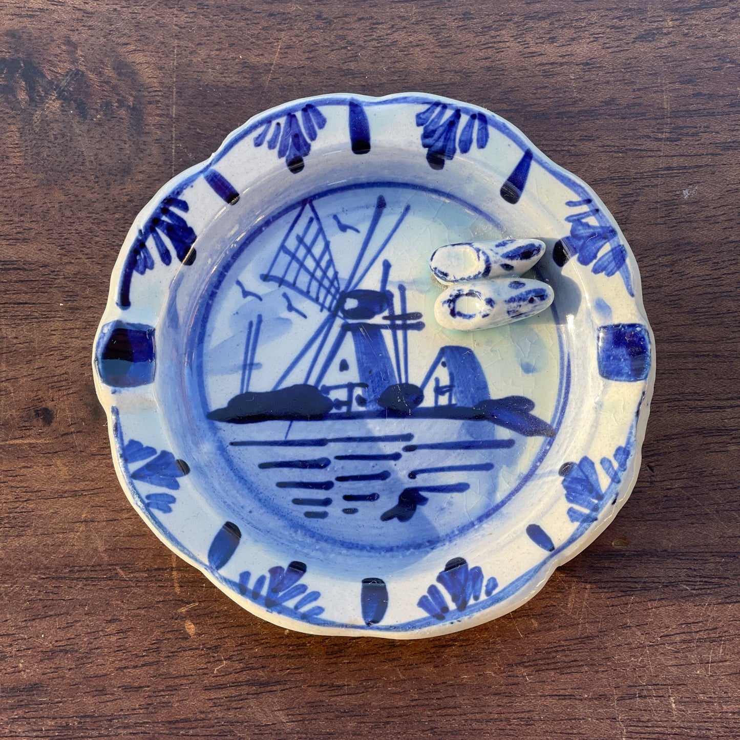 Delfts Blauw asbakje met klompjes - The Collectionist