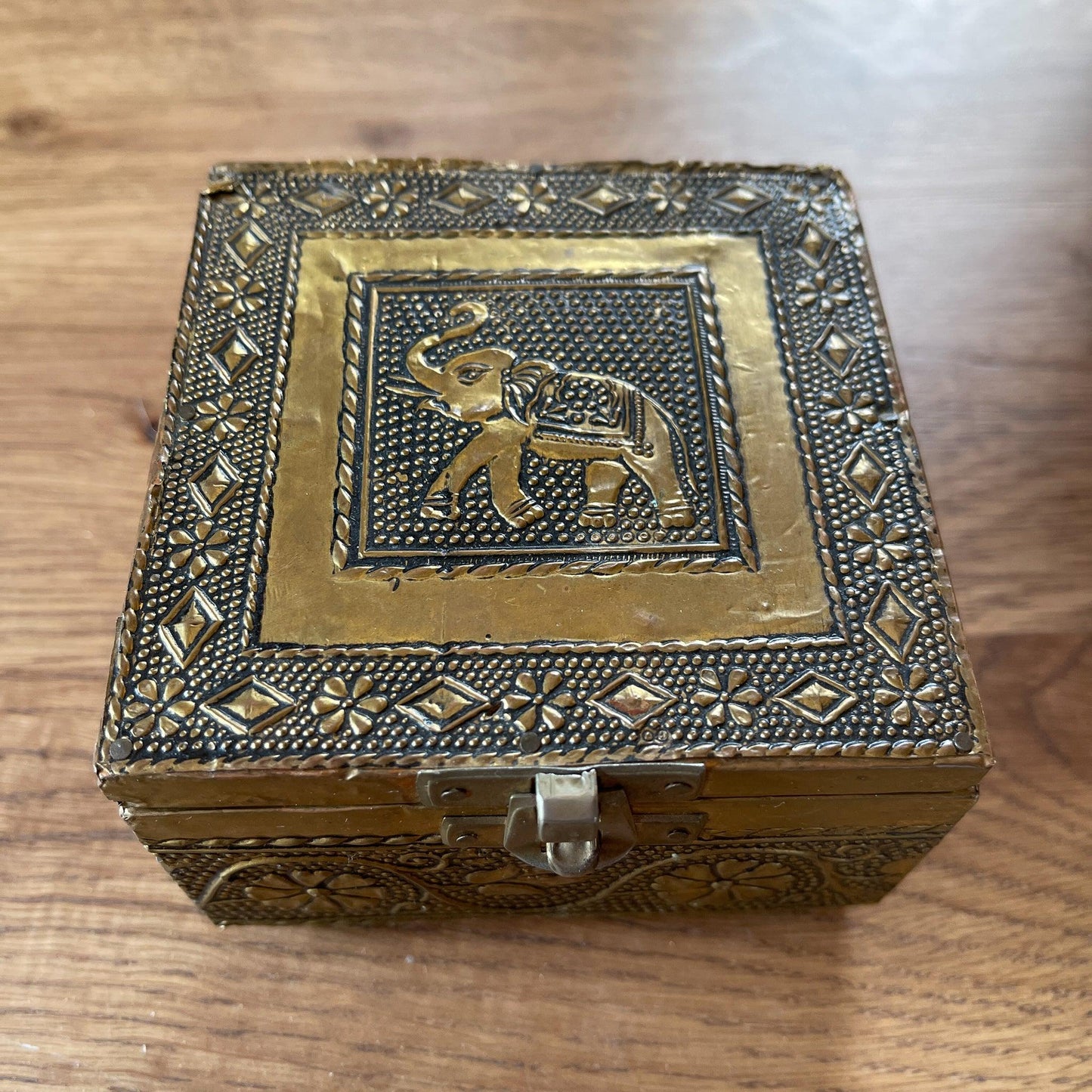 Doosje Olifant - Bamestra Curiosa