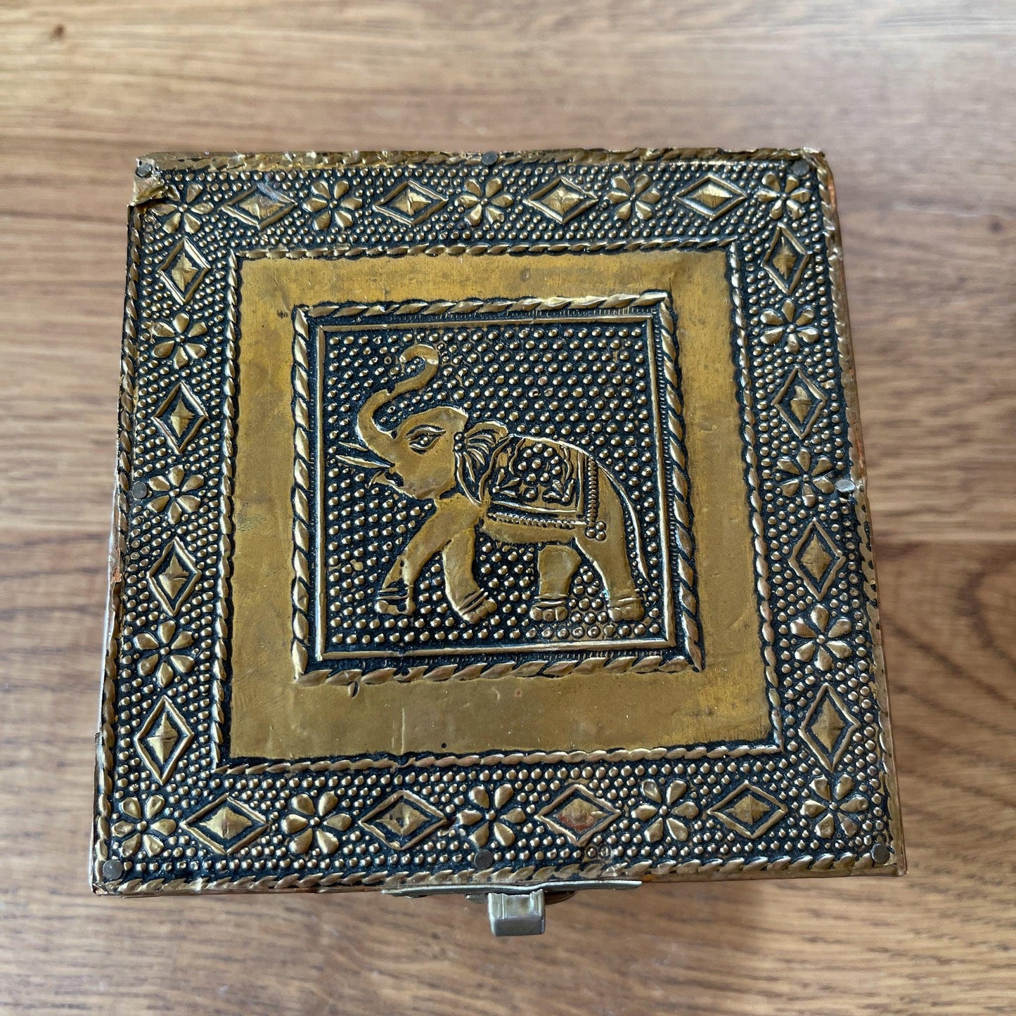 Doosje Olifant - Bamestra Curiosa