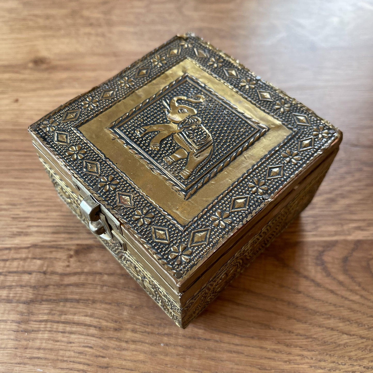 Doosje Olifant - Bamestra Curiosa