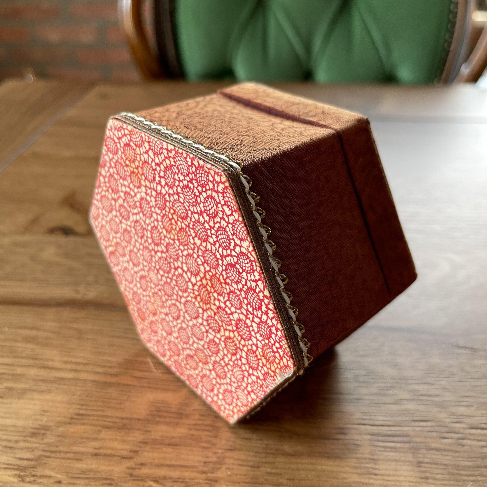 Doosje Pauw - Bamestra Curiosa