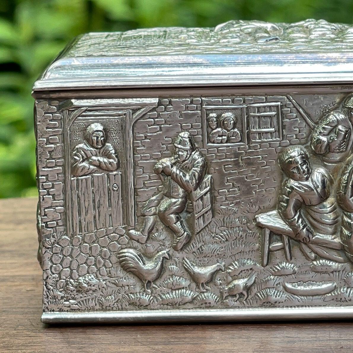 Douwe Egberts verzilverde lepeldoos van Herman Hooykaas - The Collectionist
