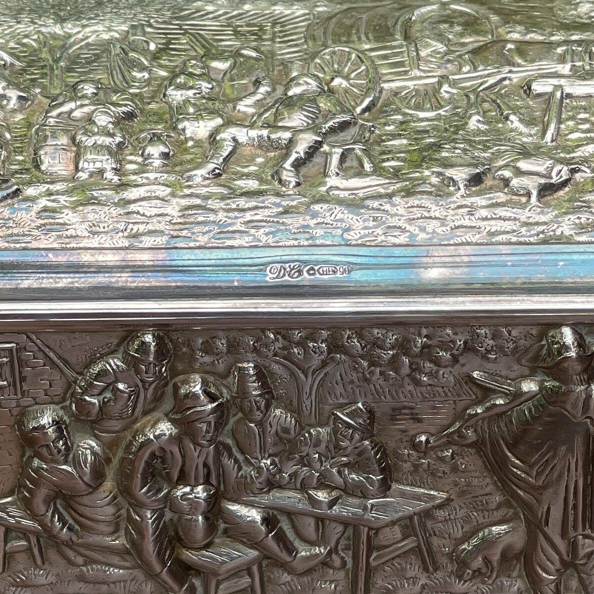 Douwe Egberts verzilverde lepeldoos van Herman Hooykaas - Bamestra Curiosa