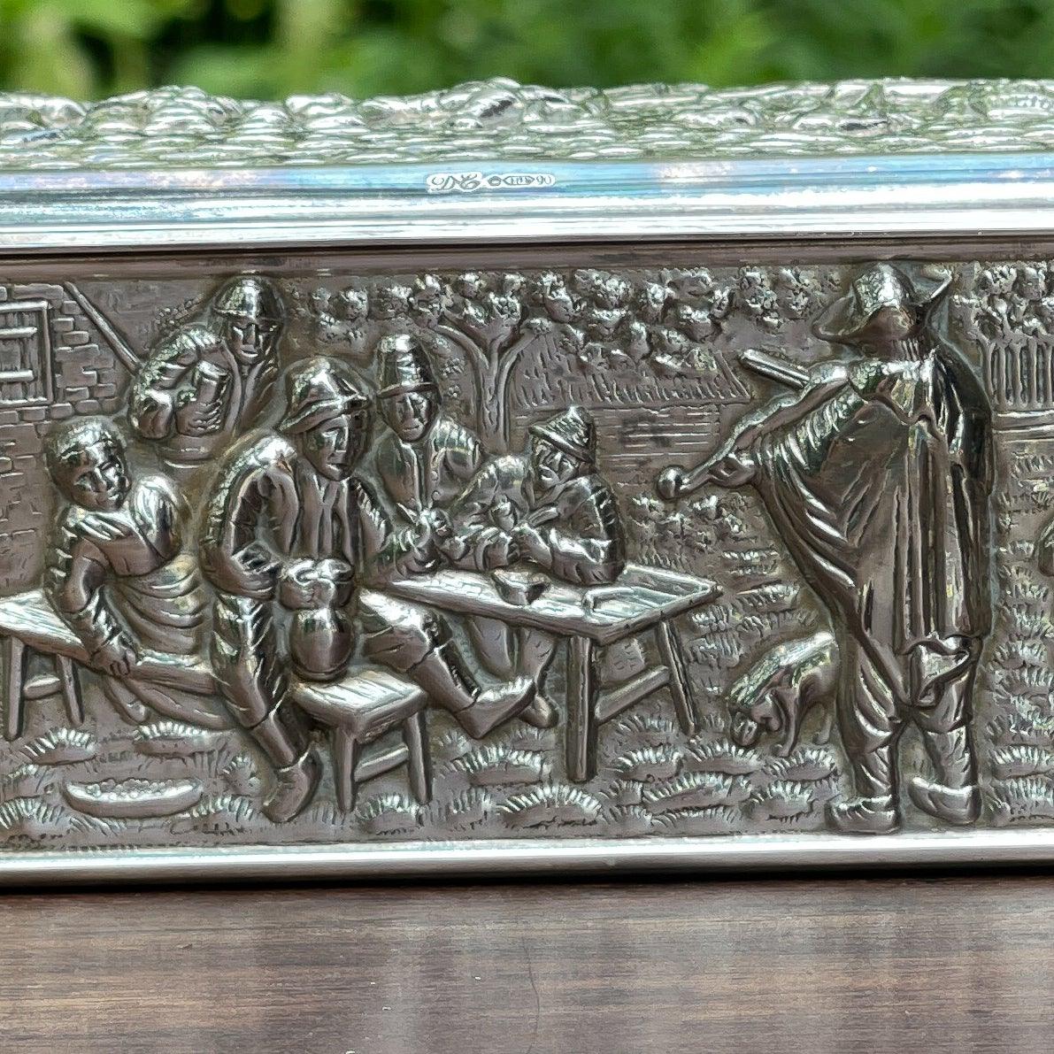 Douwe Egberts verzilverde lepeldoos van Herman Hooykaas - Bamestra Curiosa