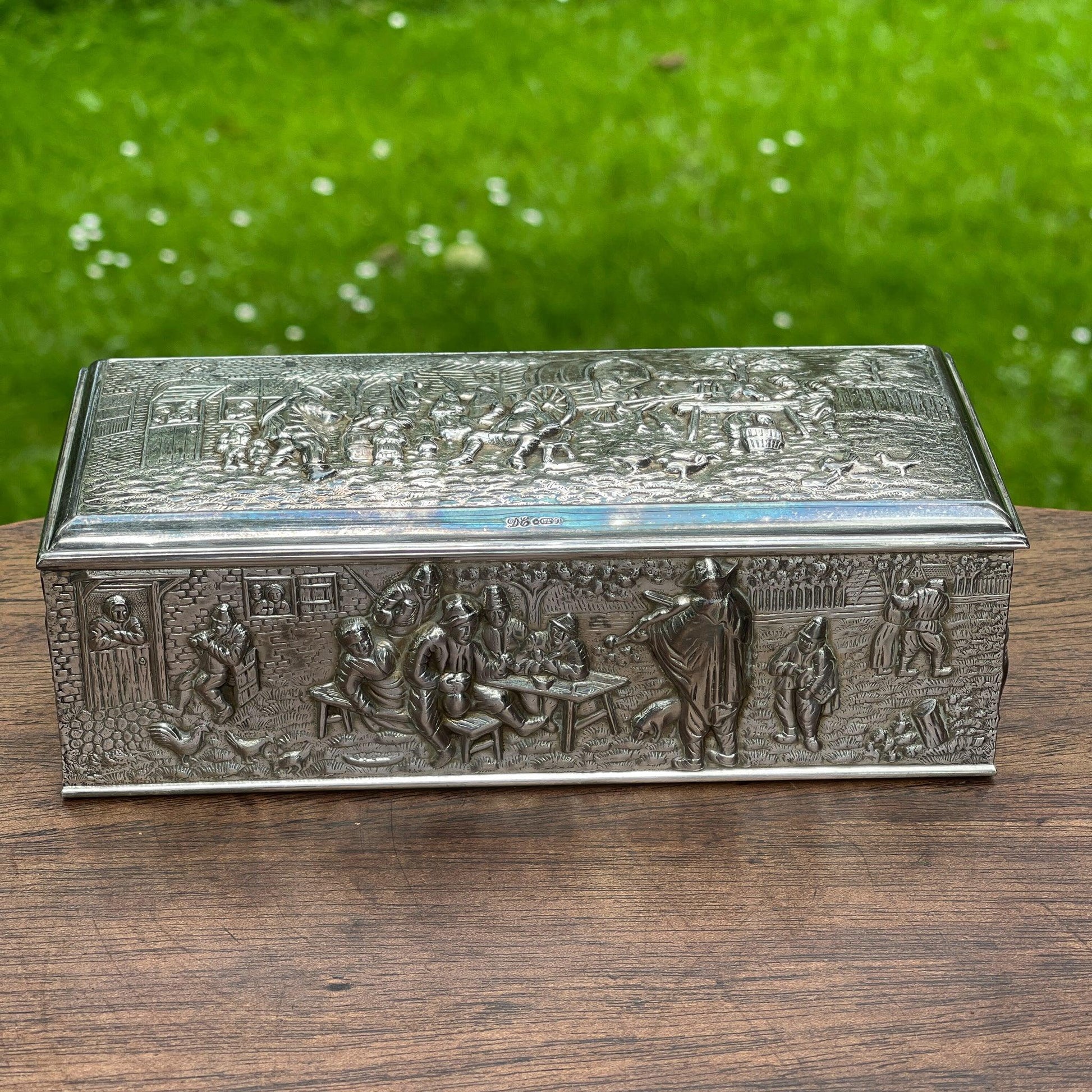 Douwe Egberts verzilverde lepeldoos van Herman Hooykaas - Bamestra Curiosa