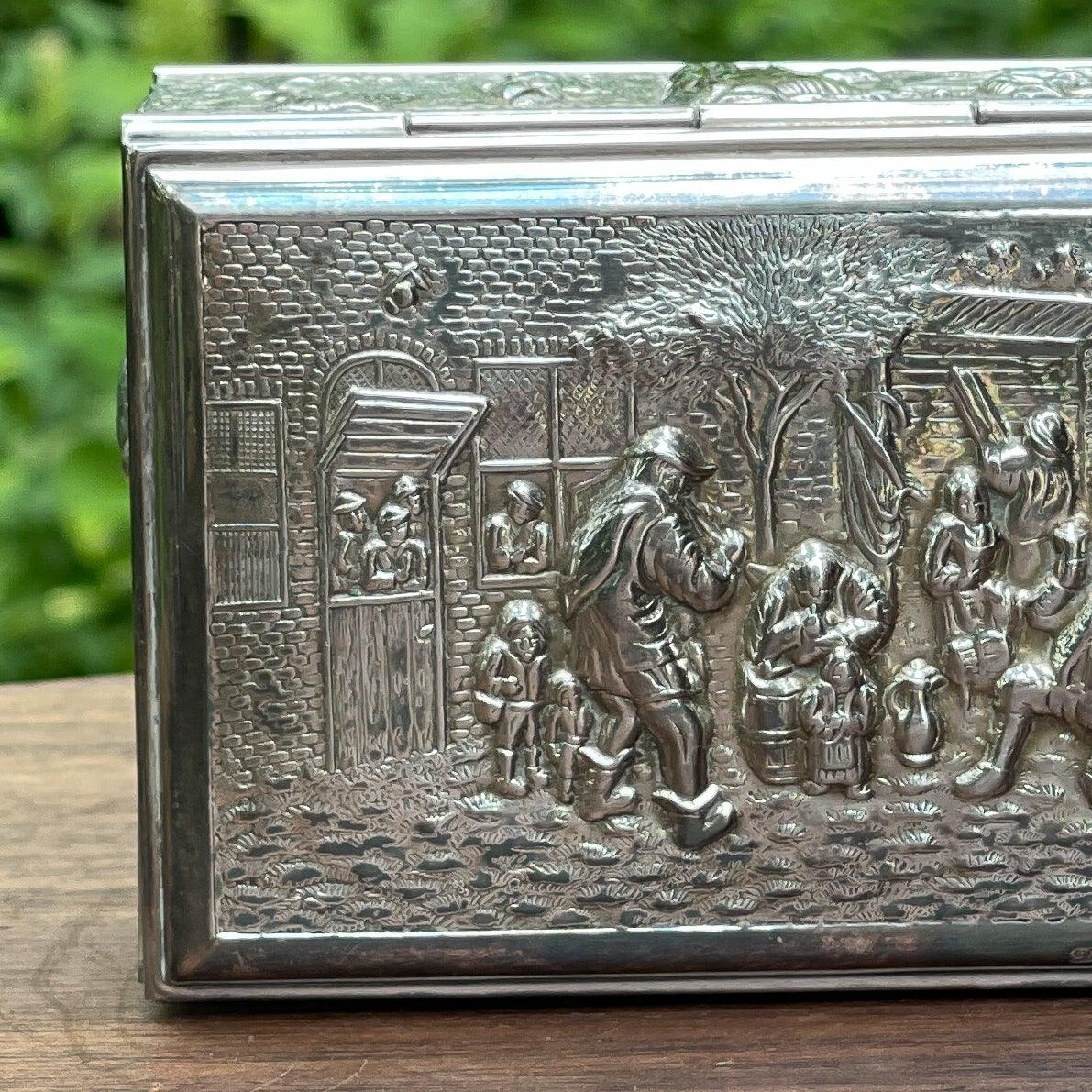 Douwe Egberts verzilverde lepeldoos van Herman Hooykaas - Bamestra Curiosa