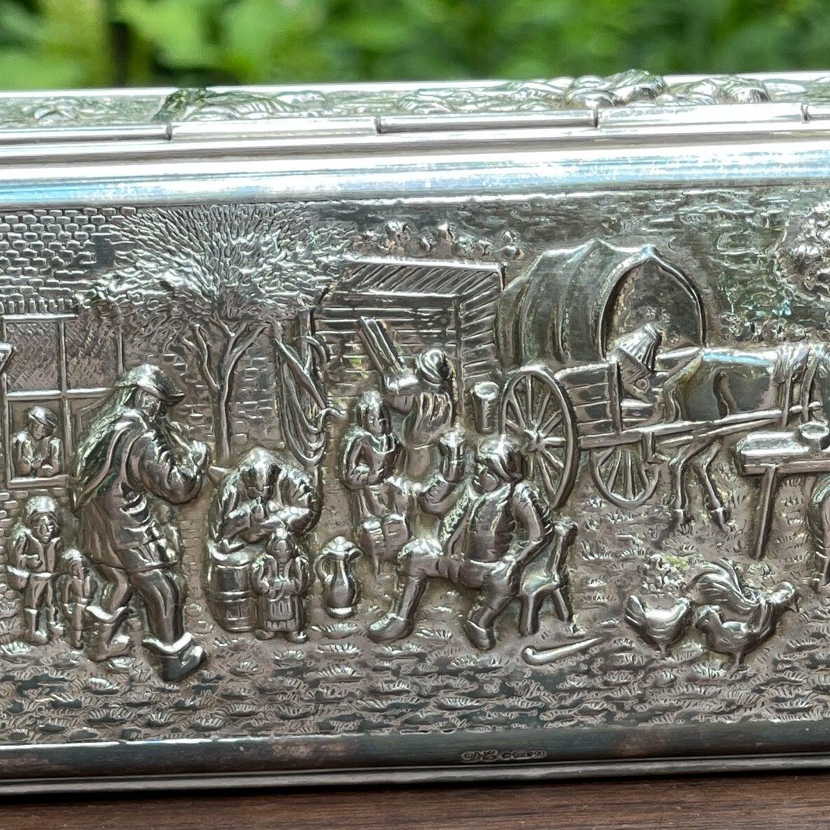 Douwe Egberts verzilverde lepeldoos van Herman Hooykaas - Bamestra Curiosa