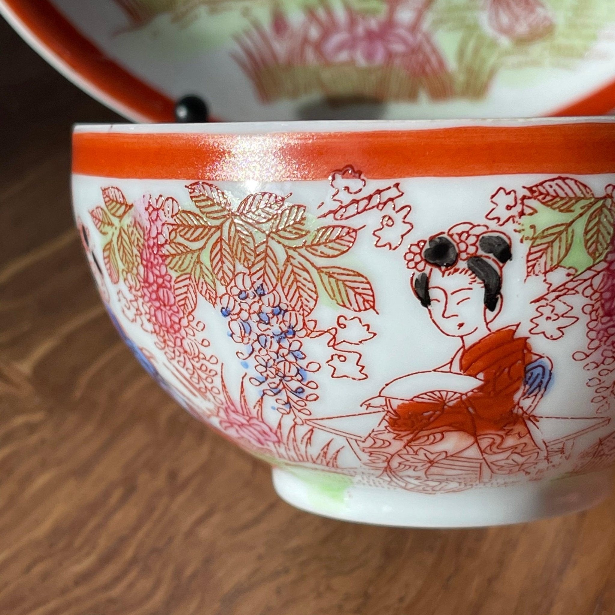 Drie kopjes met zes schoteltjes van Chinees porselein - The Collectionist