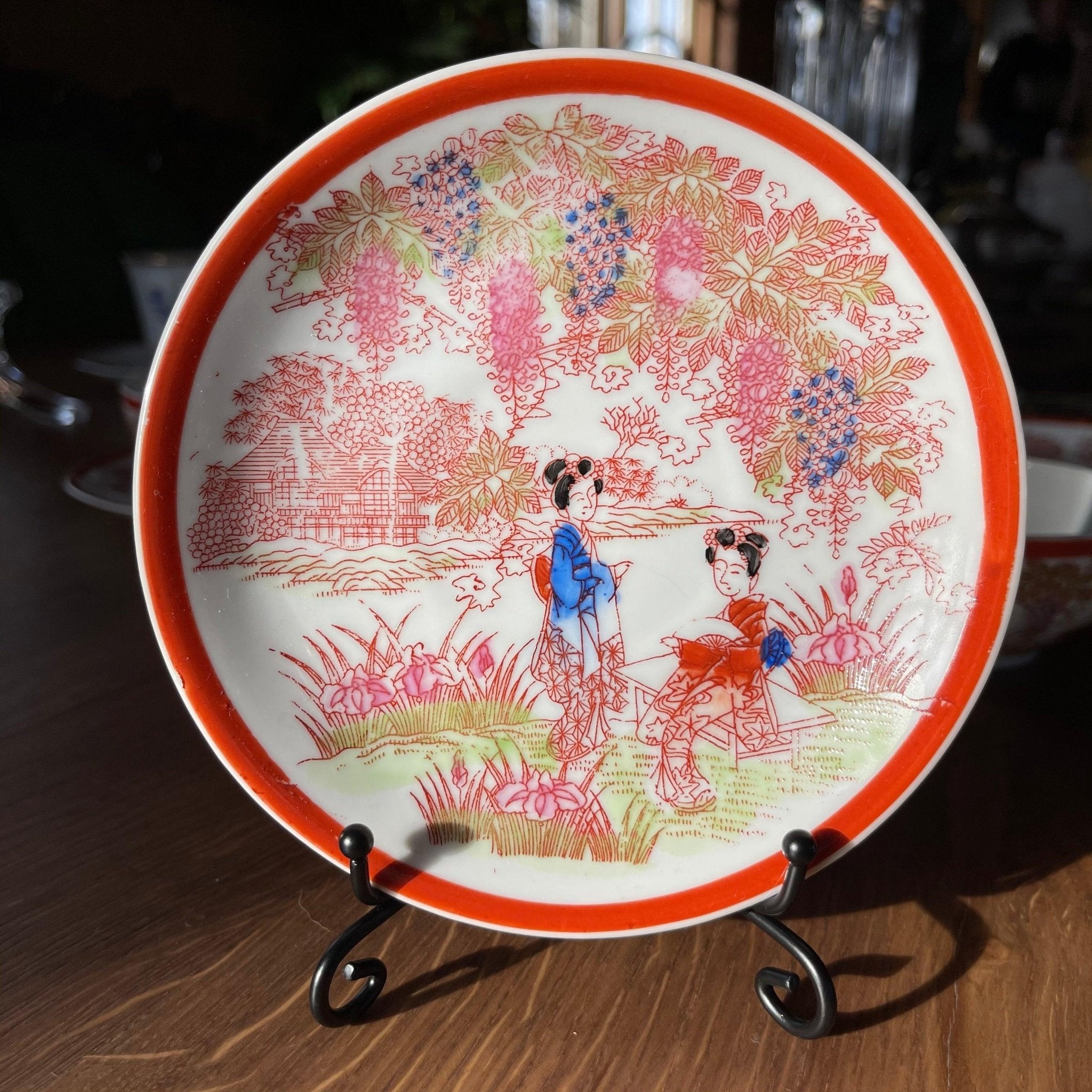 Drie kopjes met zes schoteltjes van Chinees porselein - The Collectionist
