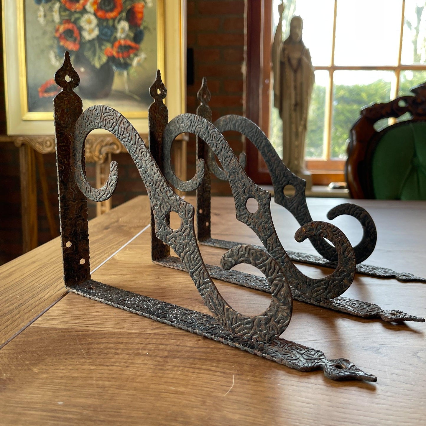 Drie sierlijke plankdragers - Bamestra Curiosa