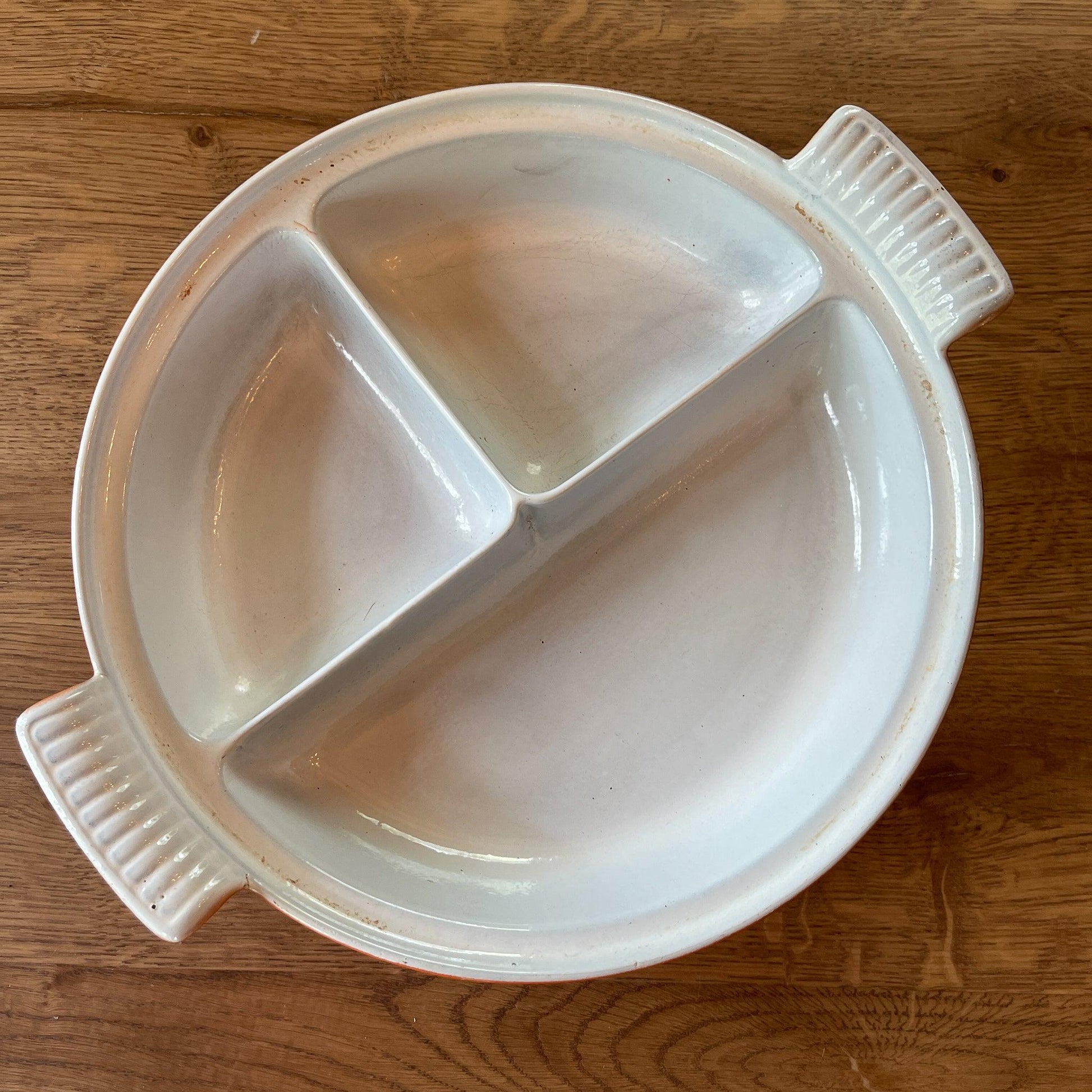 Dru gietijzeren drievaks pan met deksel - Bamestra Curiosa