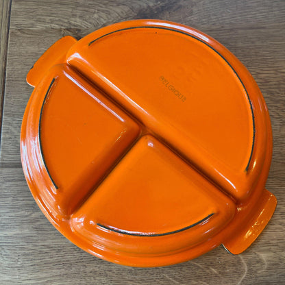 Dru gietijzeren drievaks pan met deksel - Bamestra Curiosa