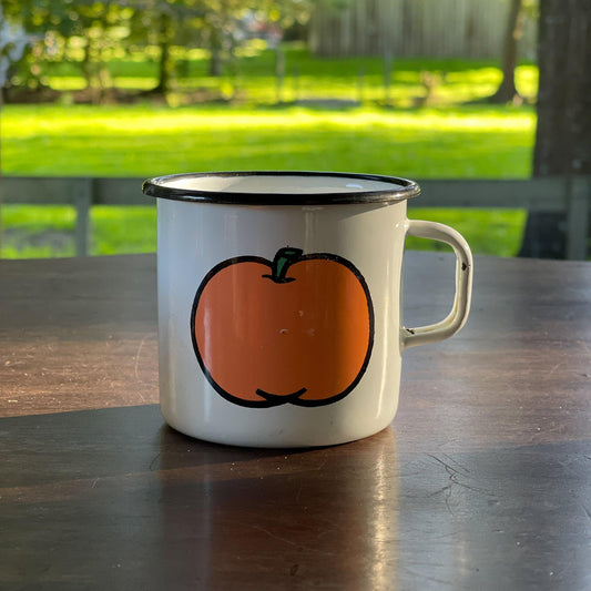 Emaille beker met een appel - Bamestra Curiosa