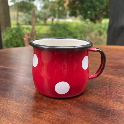 Emaille beker rood met witte stippen - Bamestra Curiosa