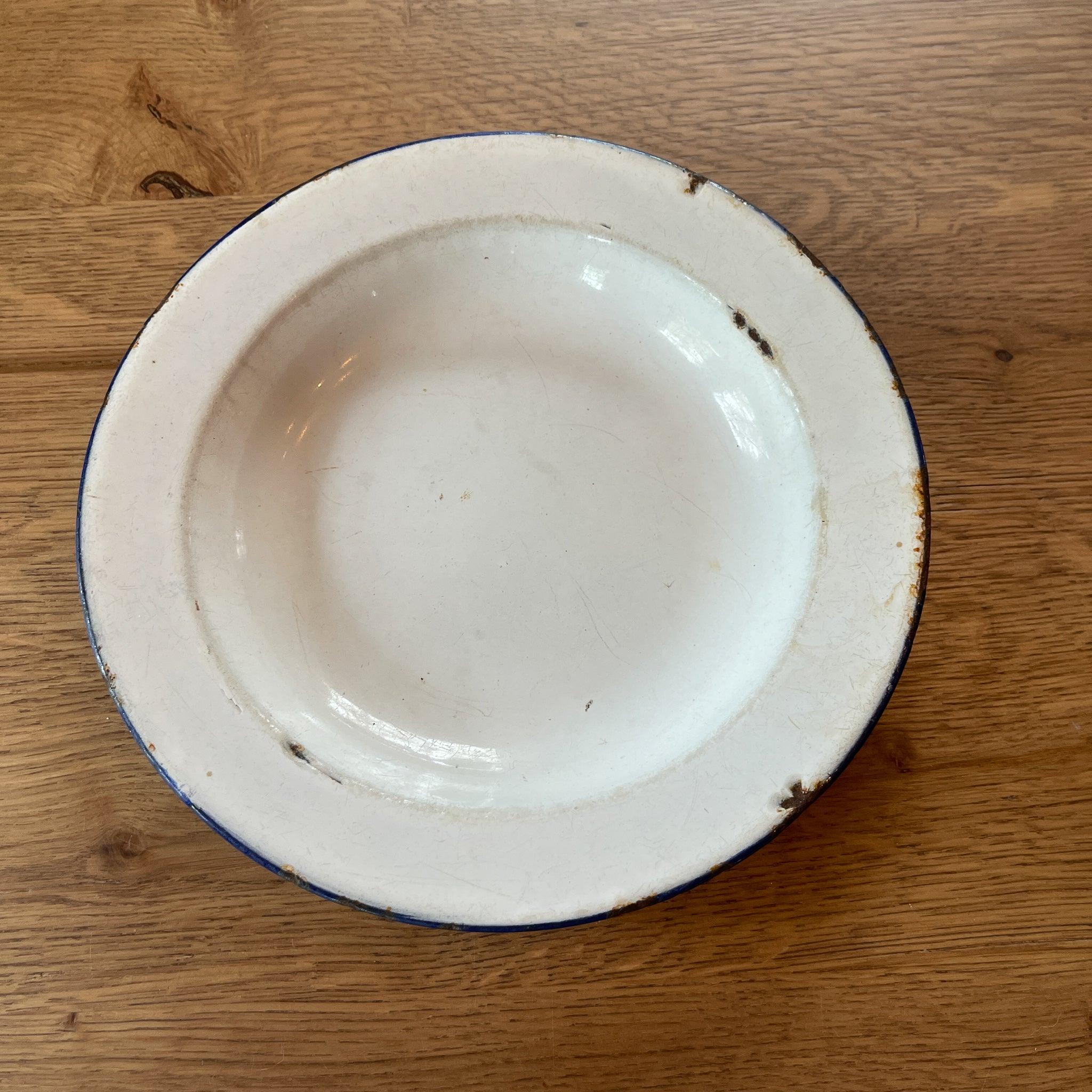 Emaille bord wit met blauwe rand - The Collectionist