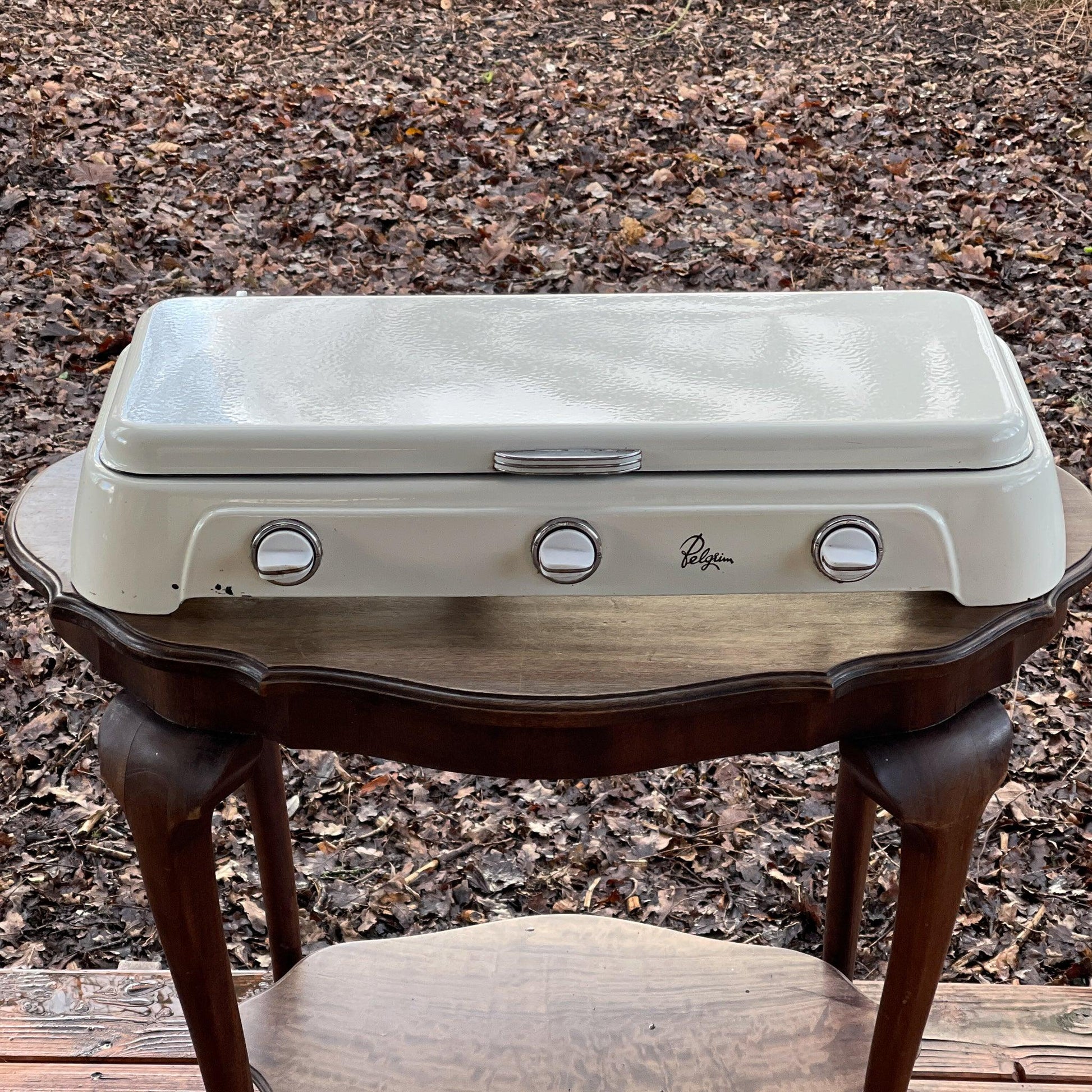 Emaille driepits gasstel van Pelgrim - Bamestra Curiosa