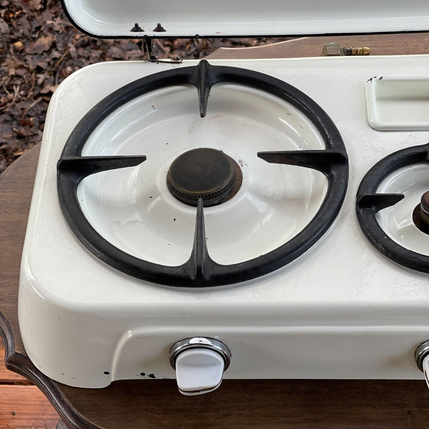 Emaille driepits gasstel van Pelgrim - Bamestra Curiosa