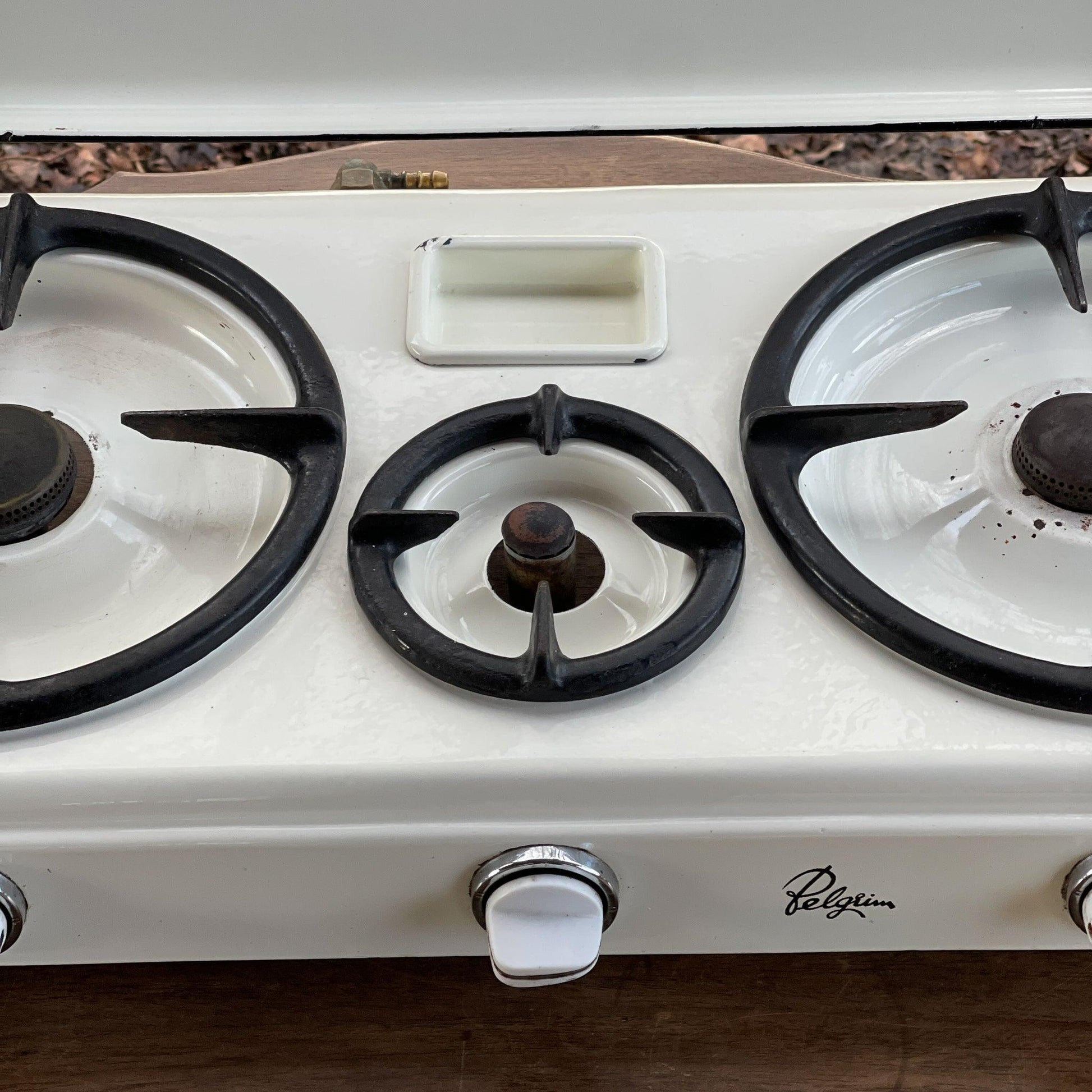 Emaille driepits gasstel van Pelgrim - Bamestra Curiosa