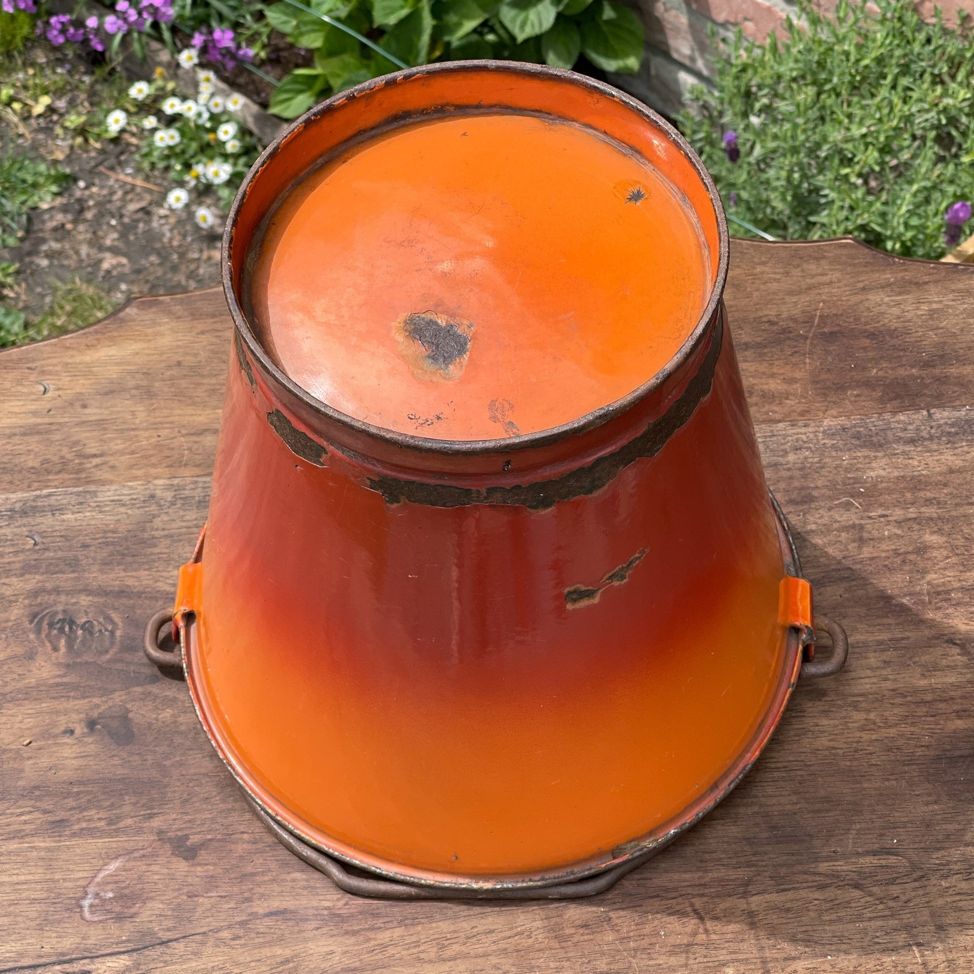 Emaille Emmer - The Collectionist