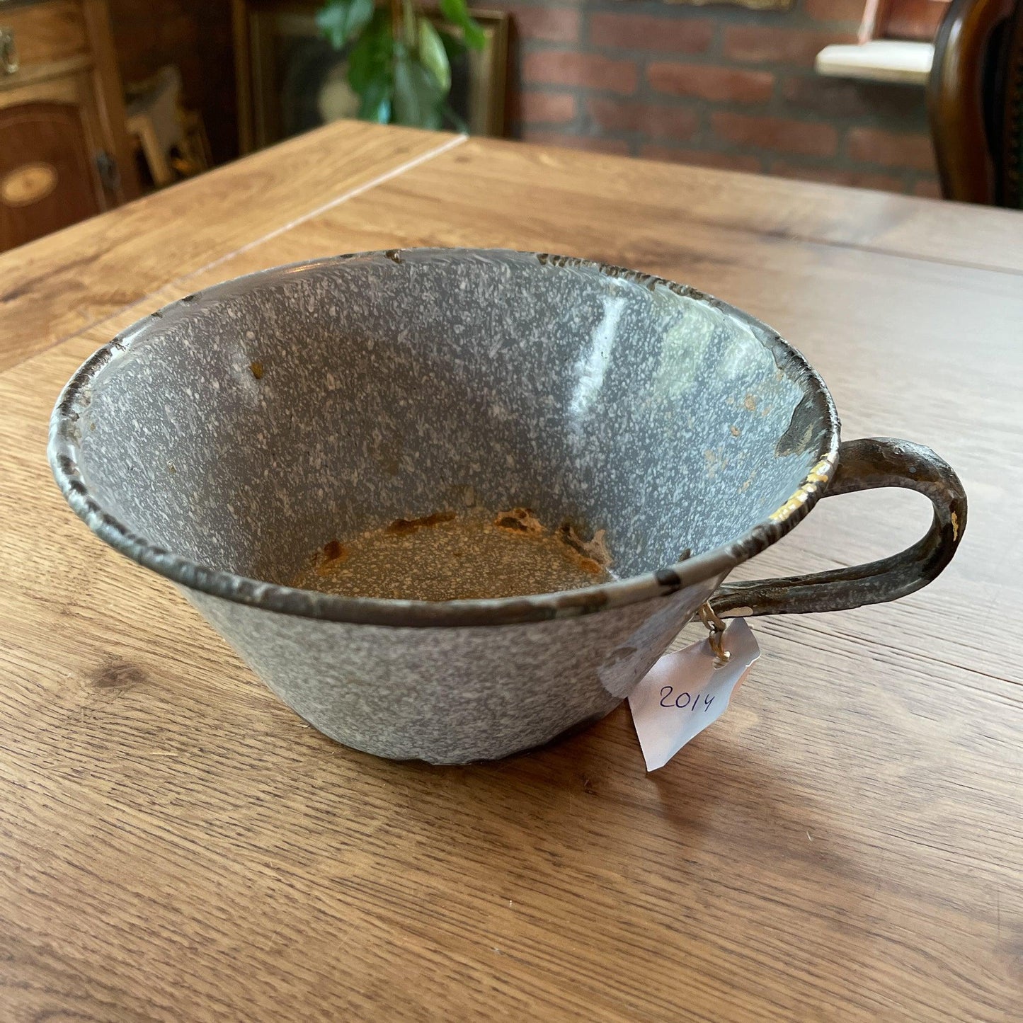 Emaille kom met handvat grijs - Bamestra Curiosa