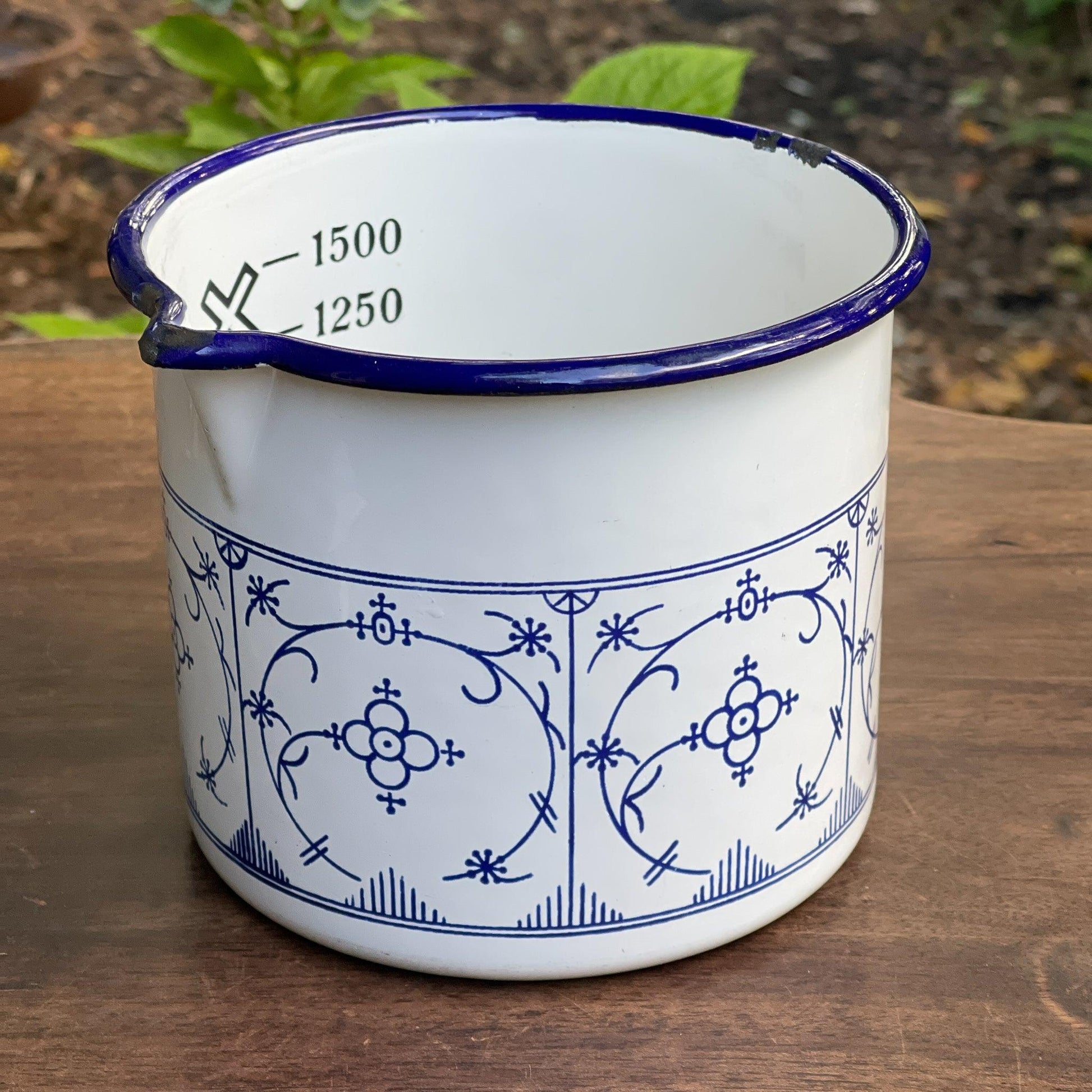 Emaille maatbeker 1.5 L - Bamestra Curiosa