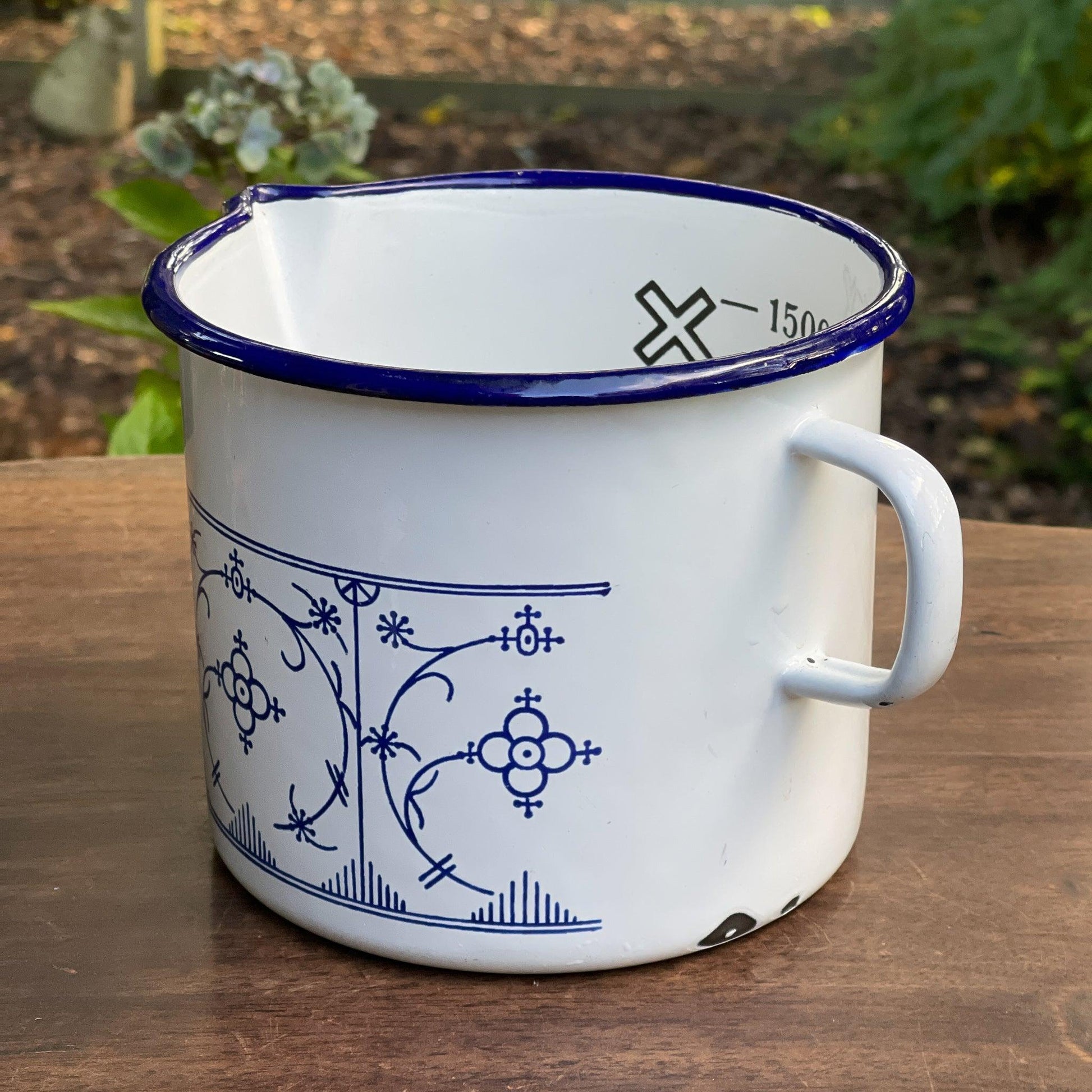 Emaille maatbeker 1.5 L - Bamestra Curiosa