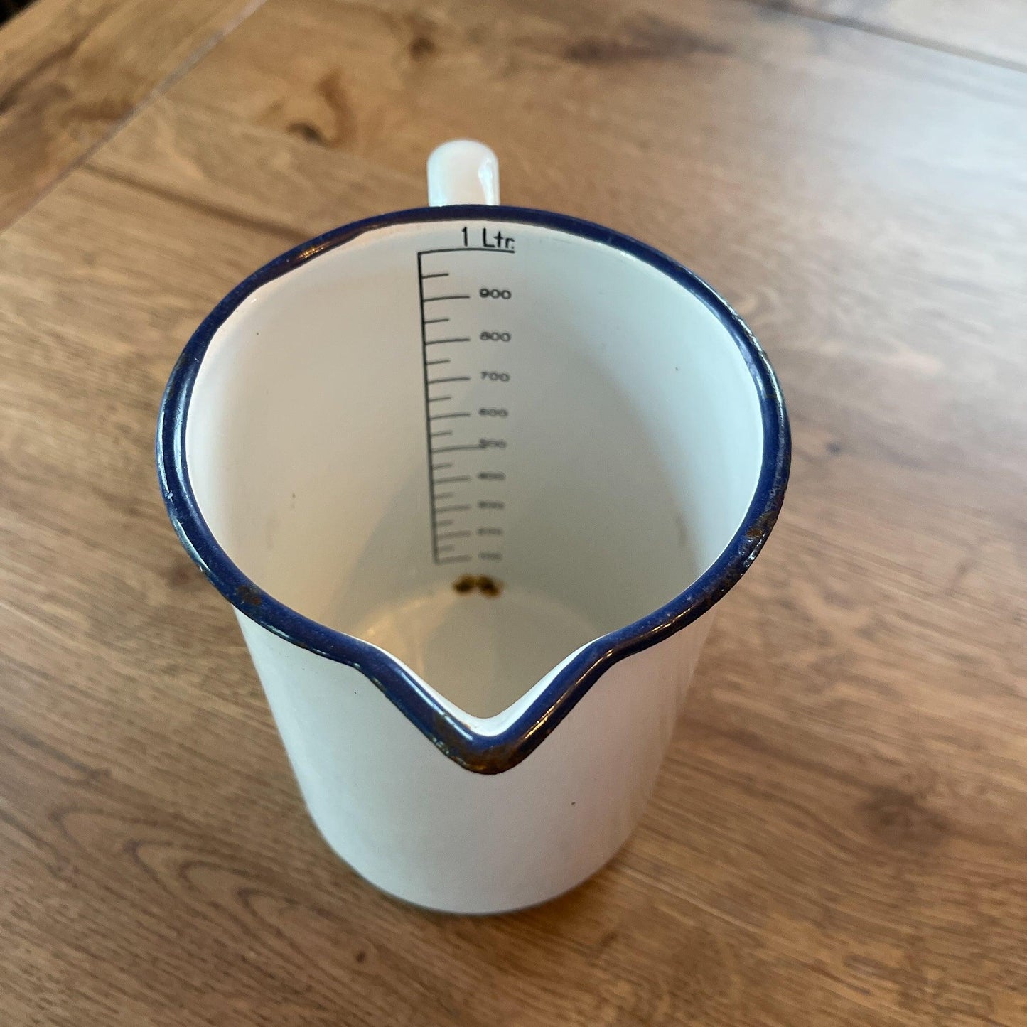 Emaille maatbeker 1L - Bamestra Curiosa