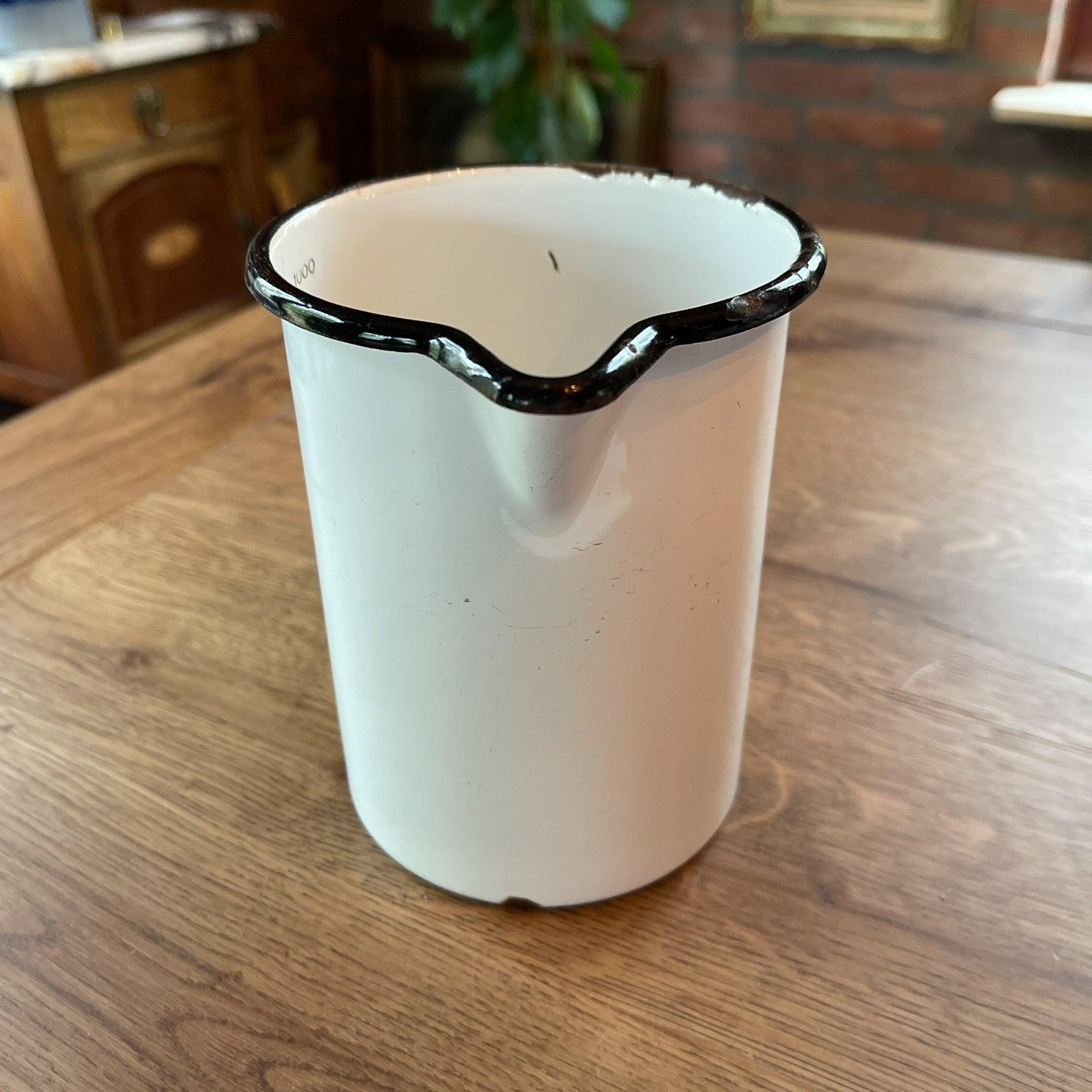 Emaille maatbeker 1L - Bamestra Curiosa