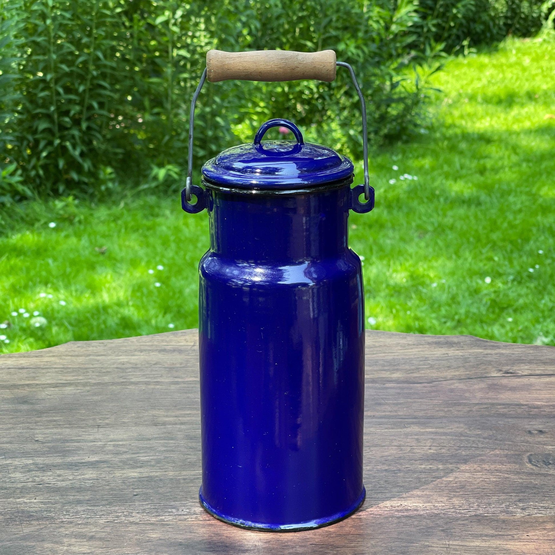 Emaille melkbus - Bamestra Curiosa