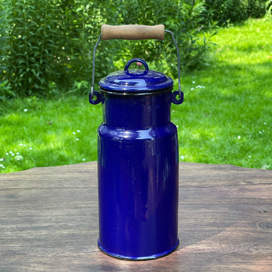 Emaille melkbus - Bamestra Curiosa