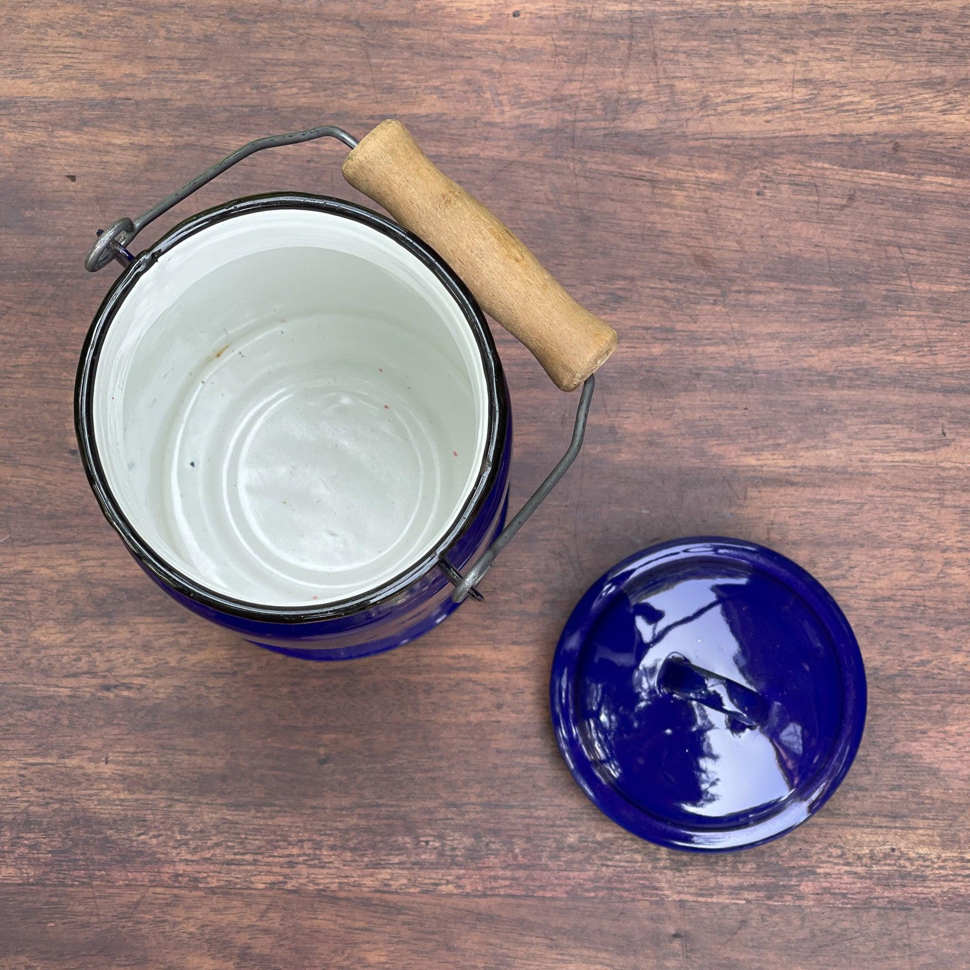 Emaille melkbus - Bamestra Curiosa