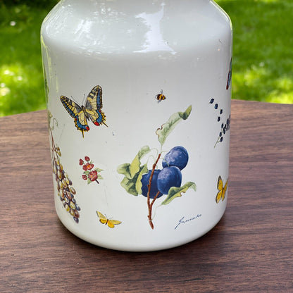 Emaille melkbus met vlinders en bloemen - Bamestra Curiosa