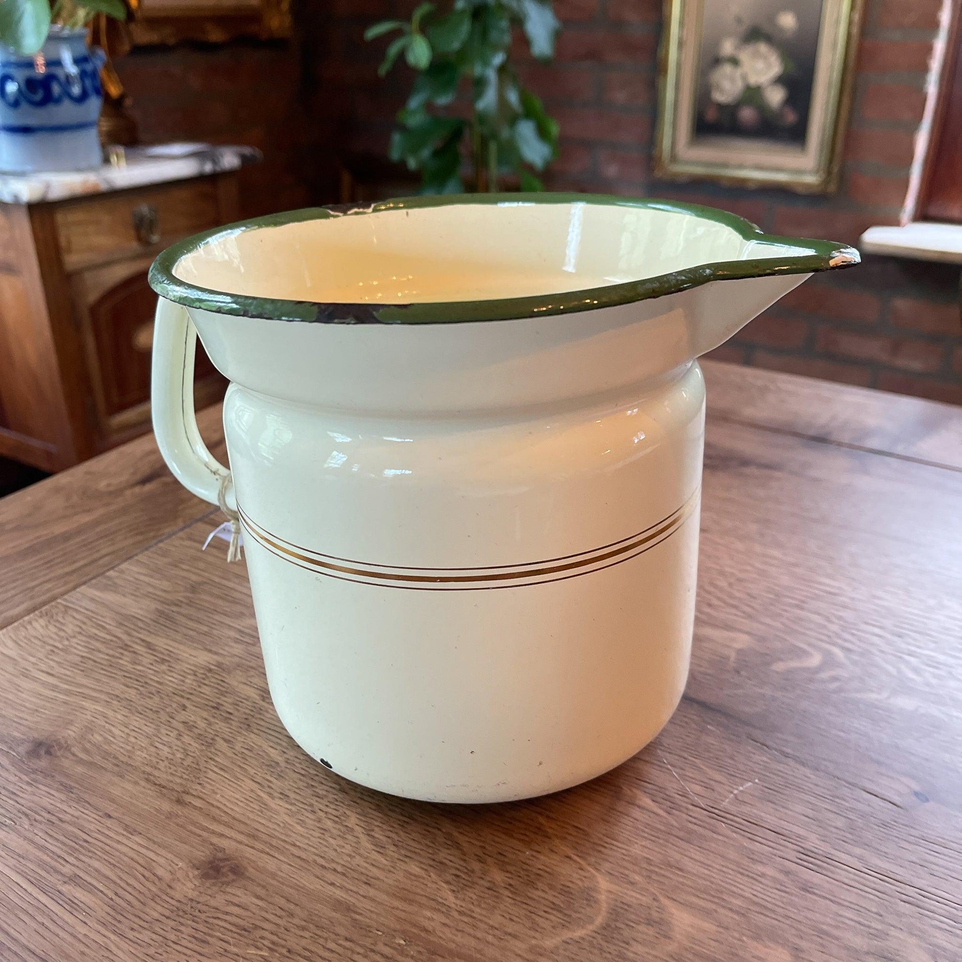 Emaille melkkoker - Bamestra Curiosa