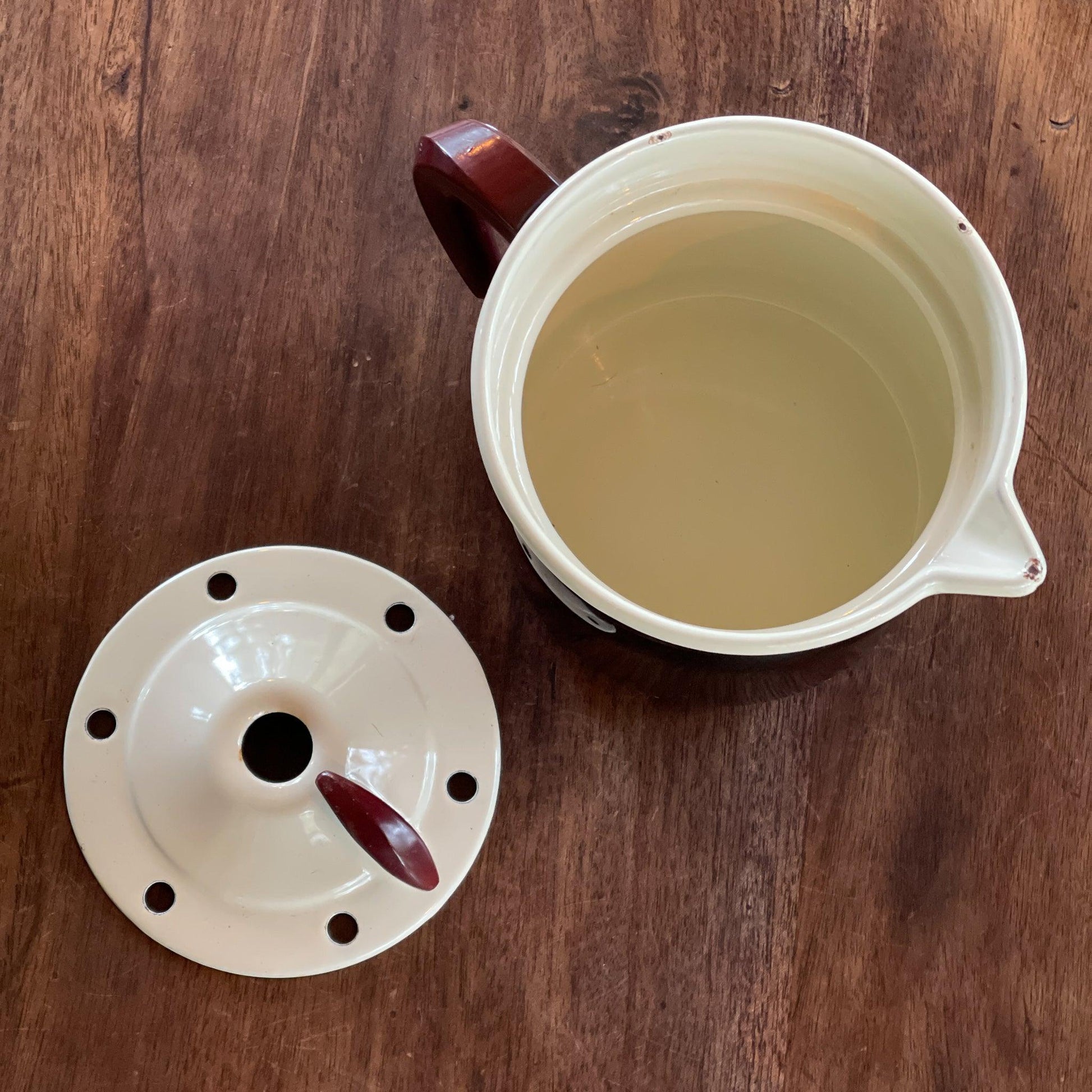 Emaille melkkoker - Bamestra Curiosa