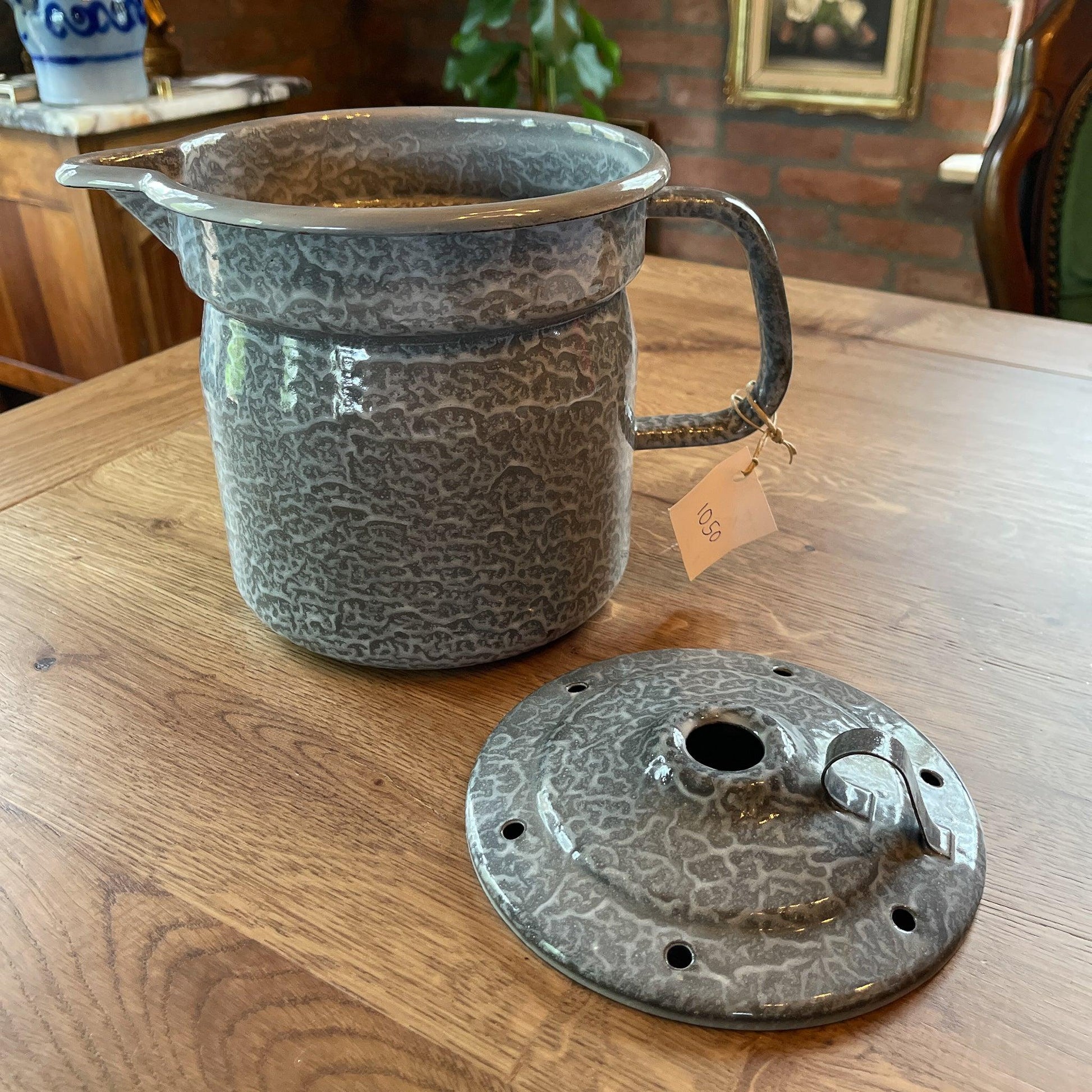 Emaille melkkoker - Bamestra Curiosa