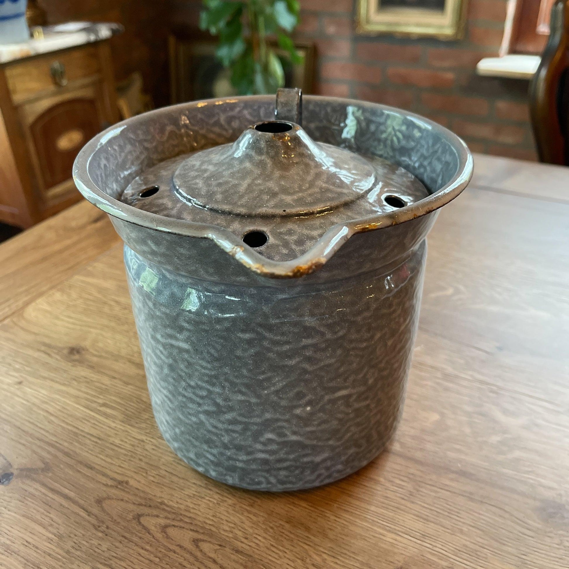 Emaille melkkoker - Bamestra Curiosa