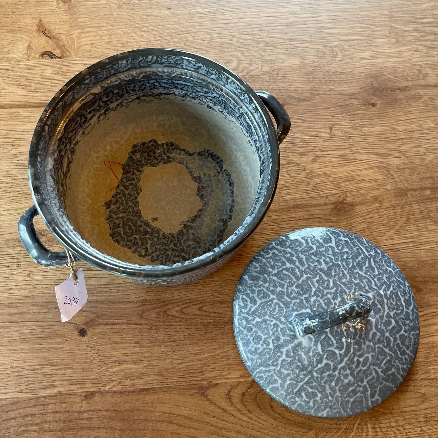 Emaille pan met deksel - Bamestra Curiosa