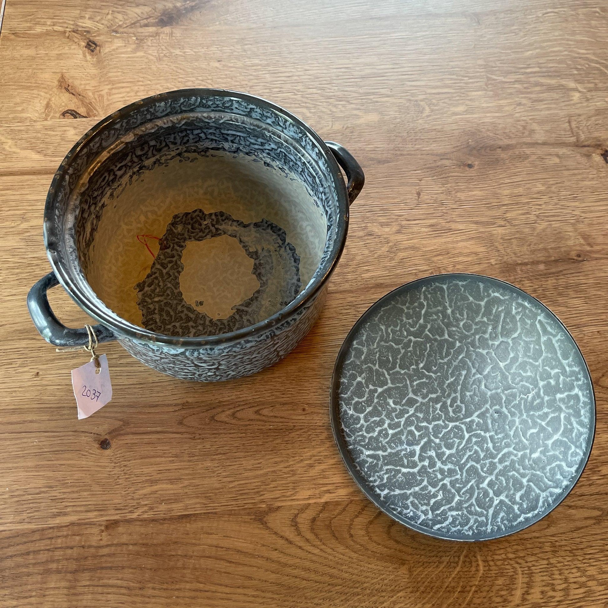 Emaille pan met deksel - Bamestra Curiosa