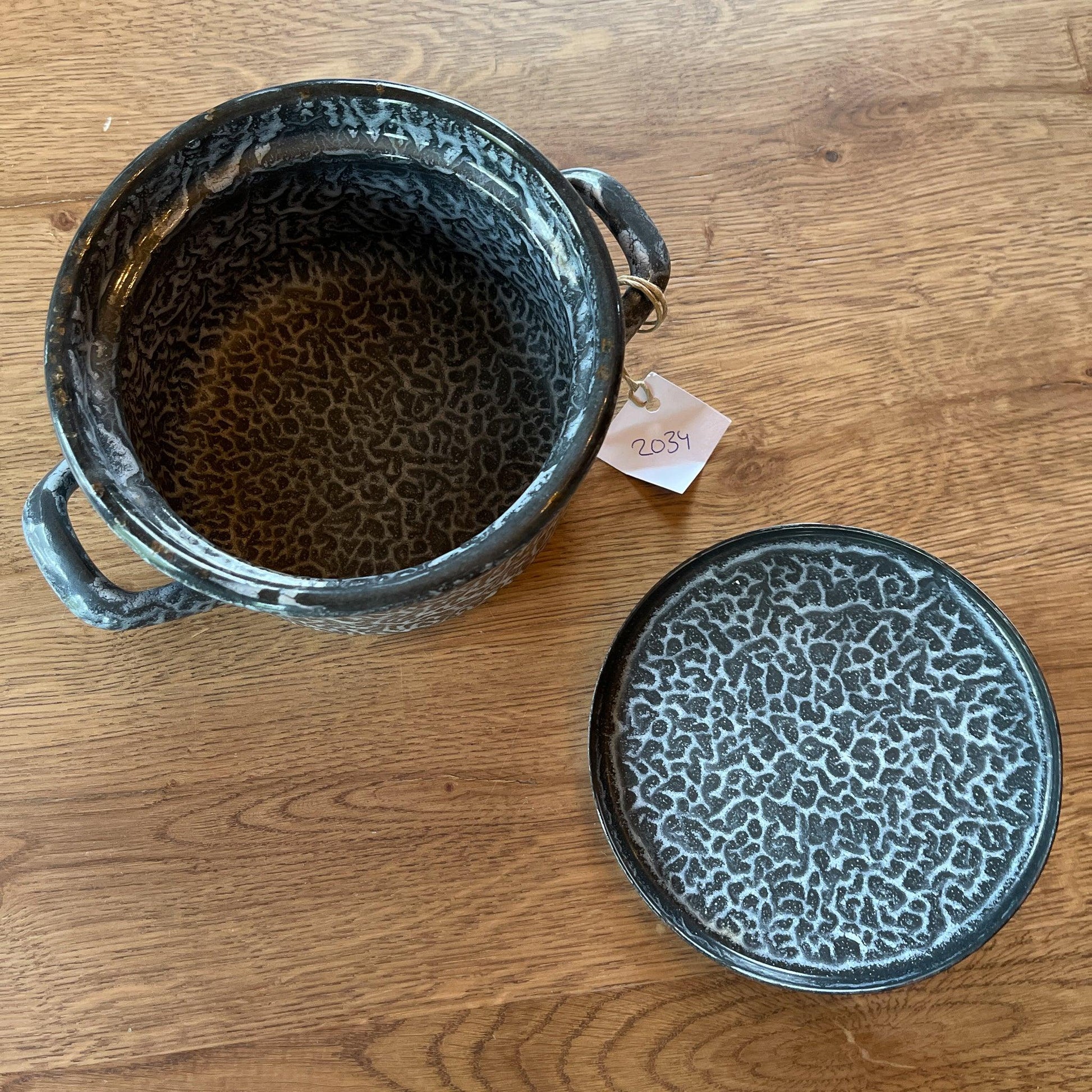 Emaille pannetje met deksel - Bamestra Curiosa