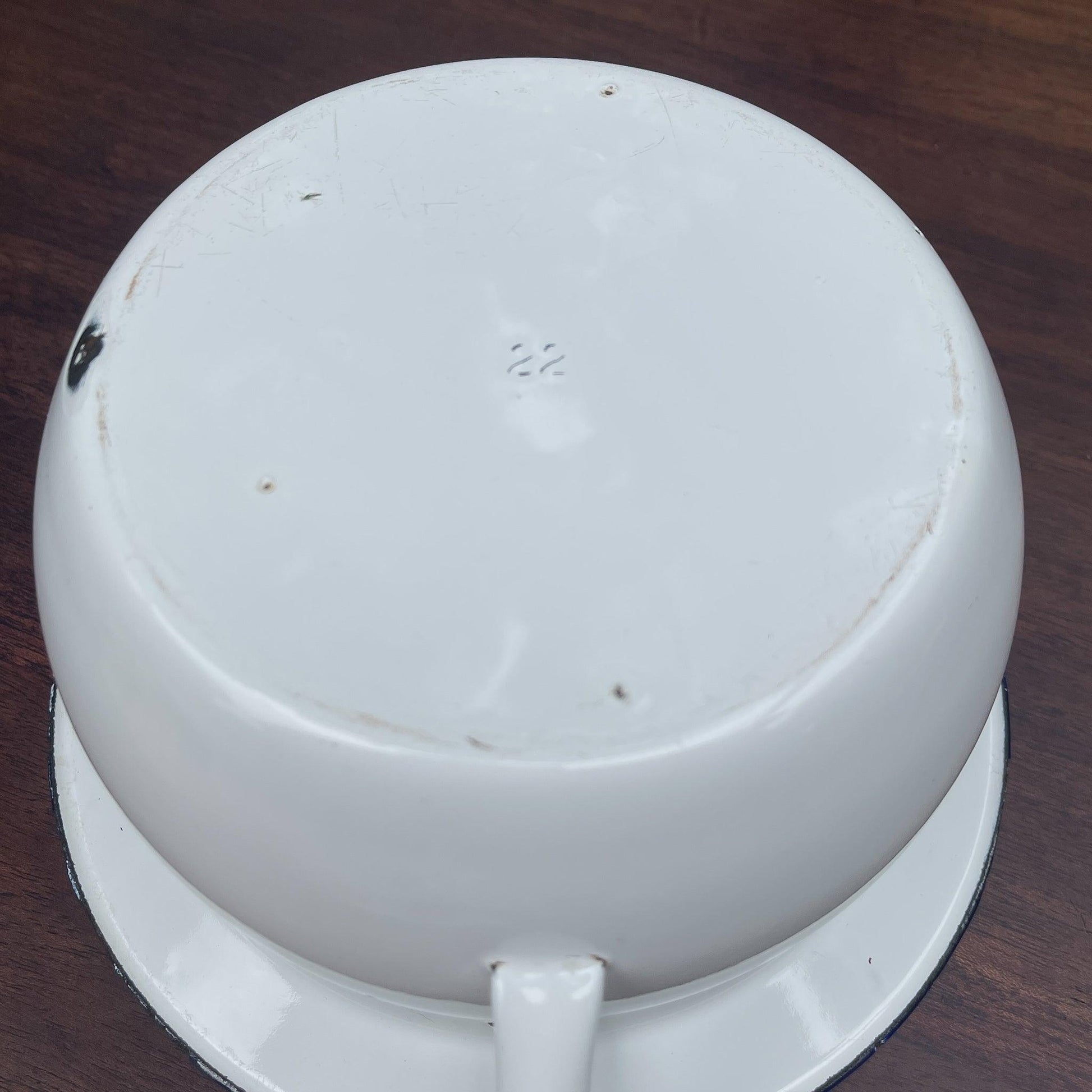 Emaille po - Bamestra Curiosa