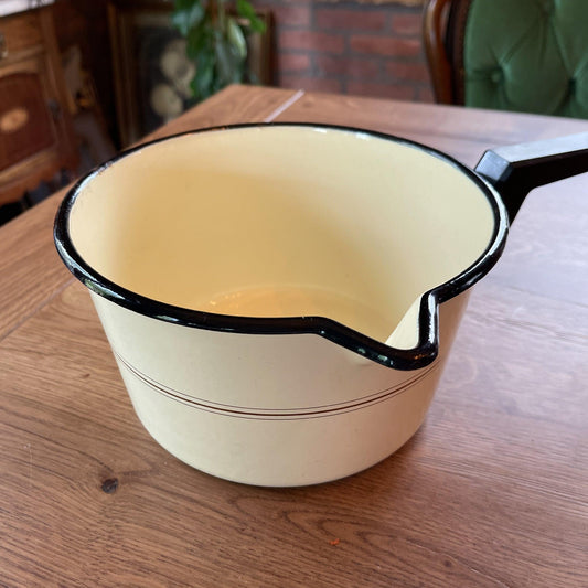 Emaille steelpannetje - Bamestra Curiosa