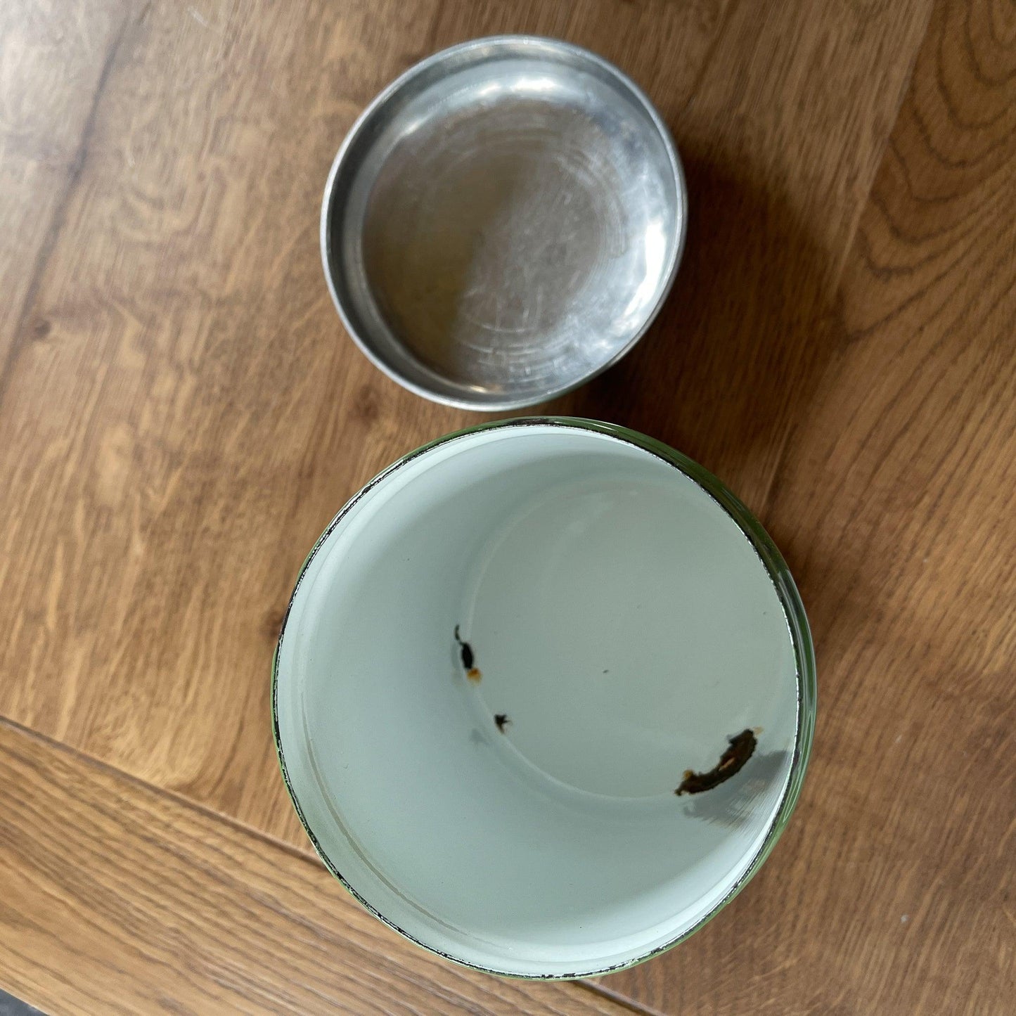 Emaille theebus - Bamestra Curiosa