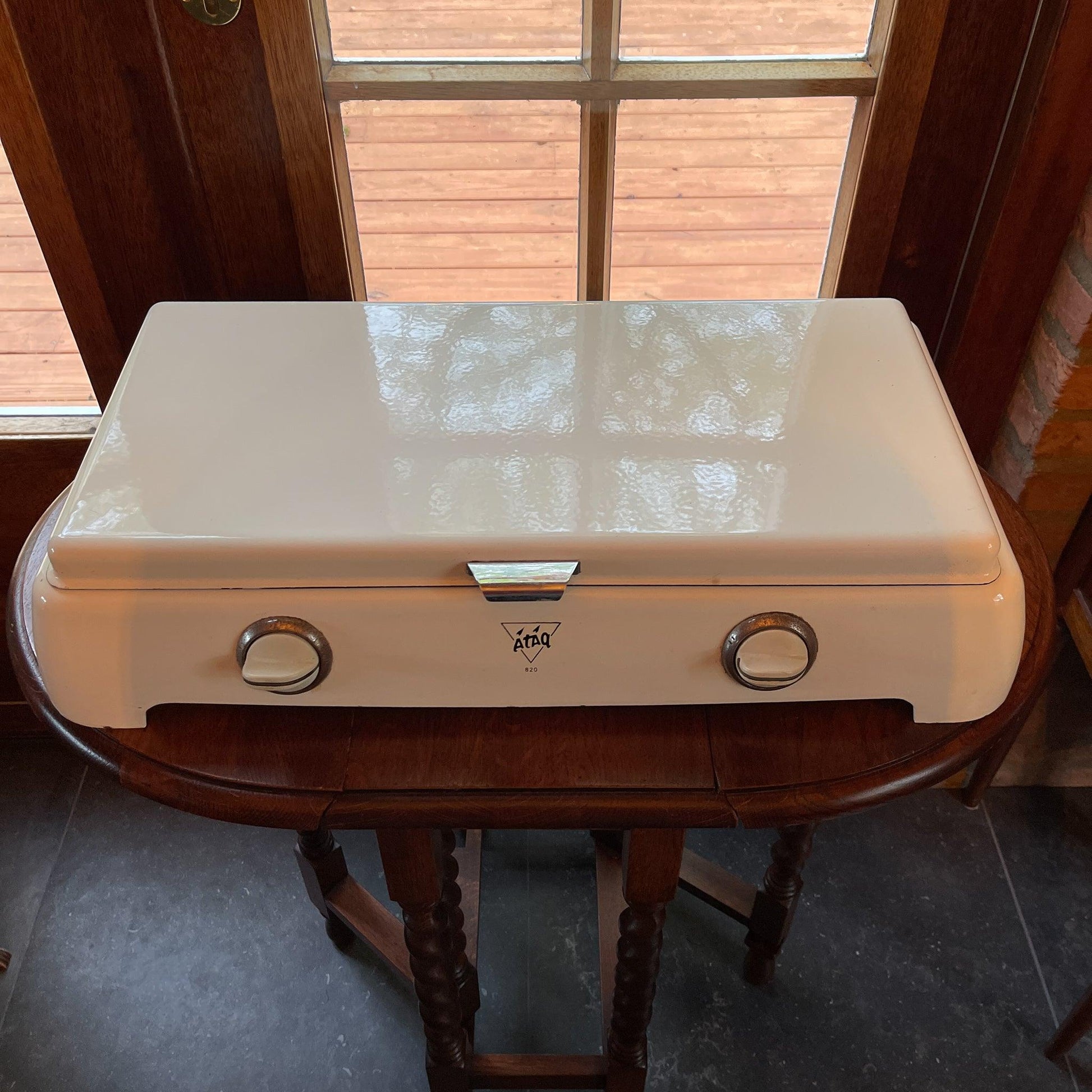 Emaille tweepits gasstel van Ataq - Bamestra Curiosa